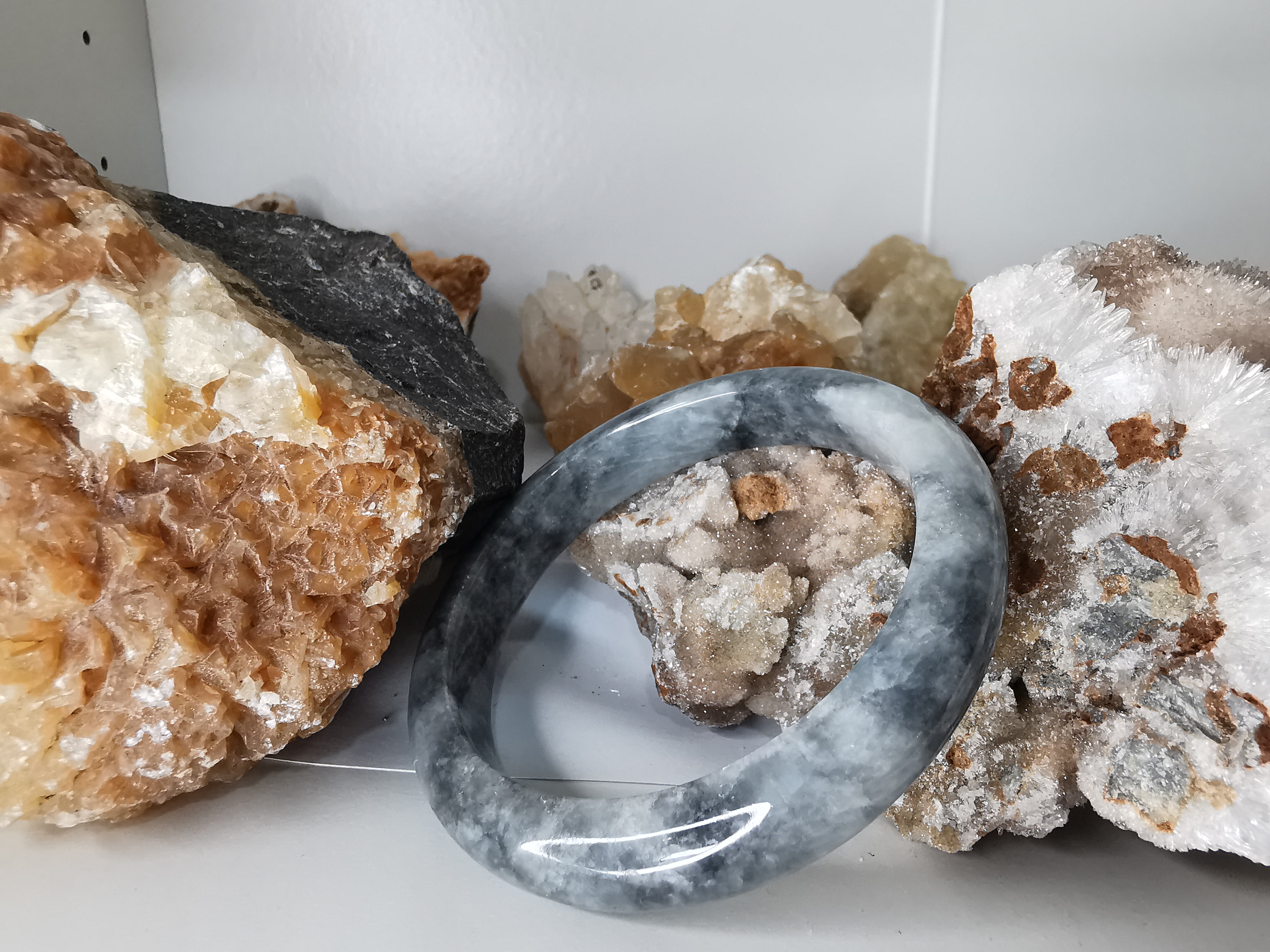 Grey Black Bangle กำไลหยกเจไดต์แท้ Diameter/ เส้นผ่านศูนย์กลางด้านใน 58 mm.