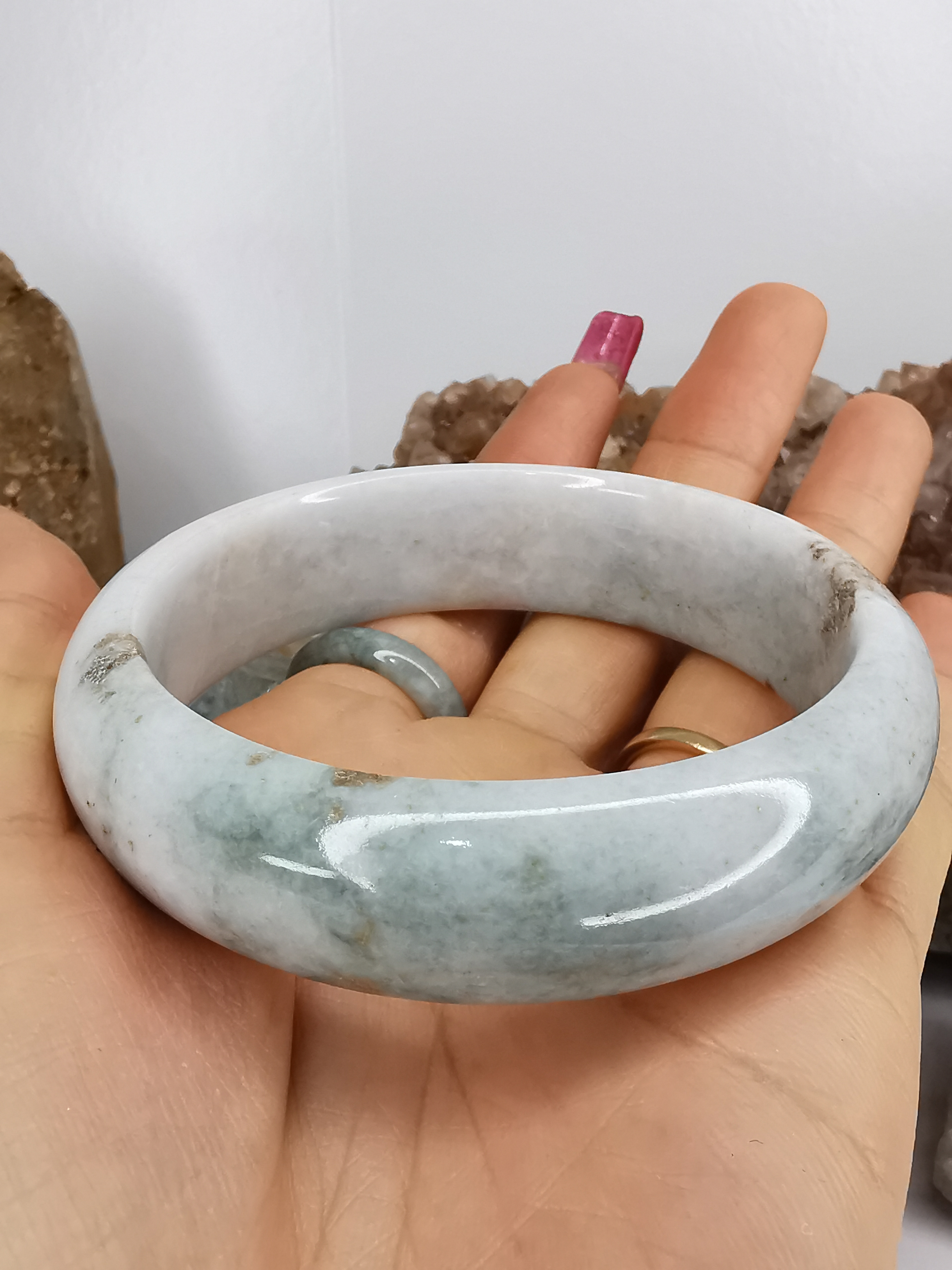 White Green Brown Jade Bangle กำไลหยกเจไดต์แท้ Diameter/ เส้นผ่านศูนย์กลางด้านใน 60 mm.