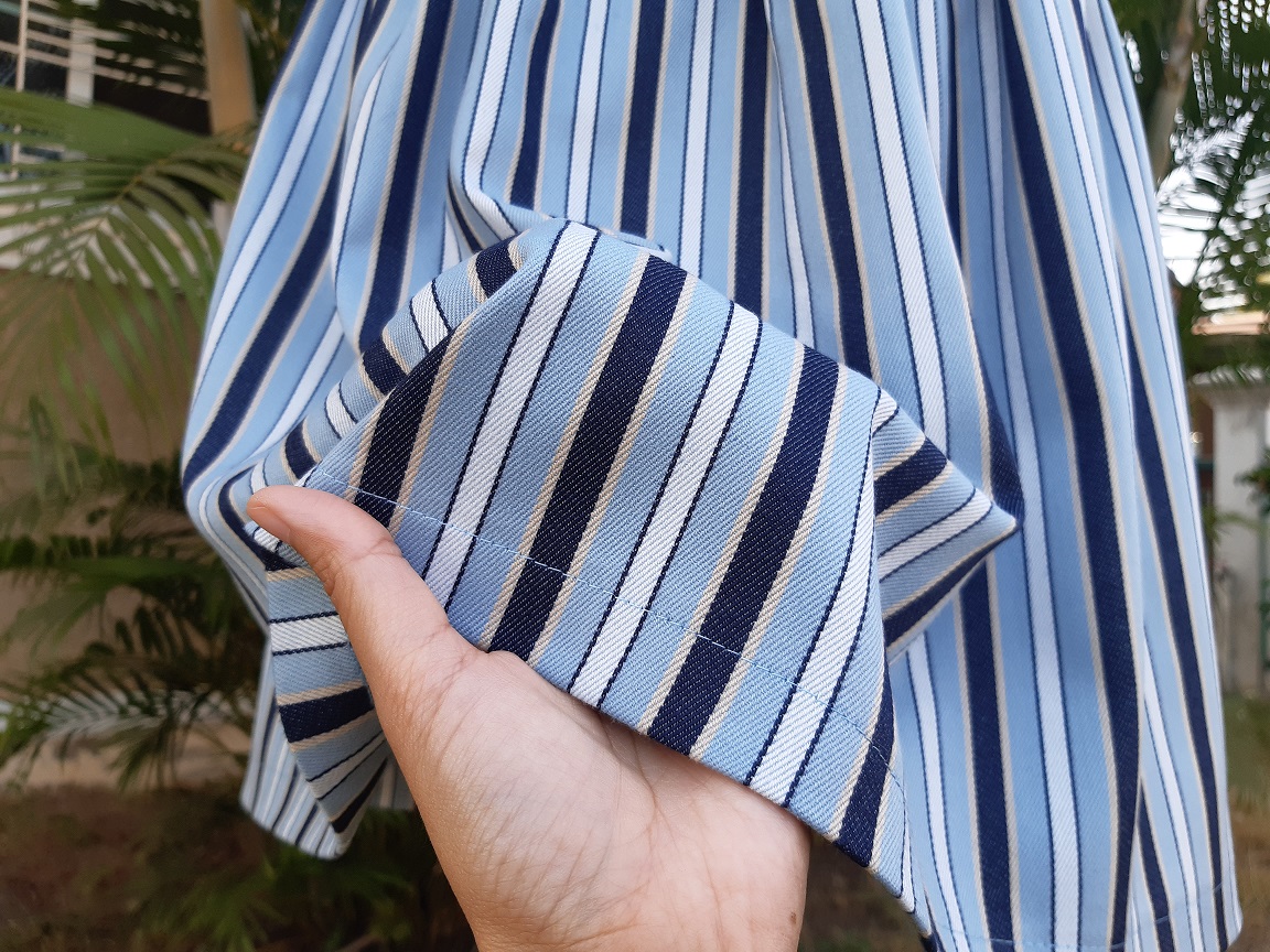 กระโปรงสีฟ้า