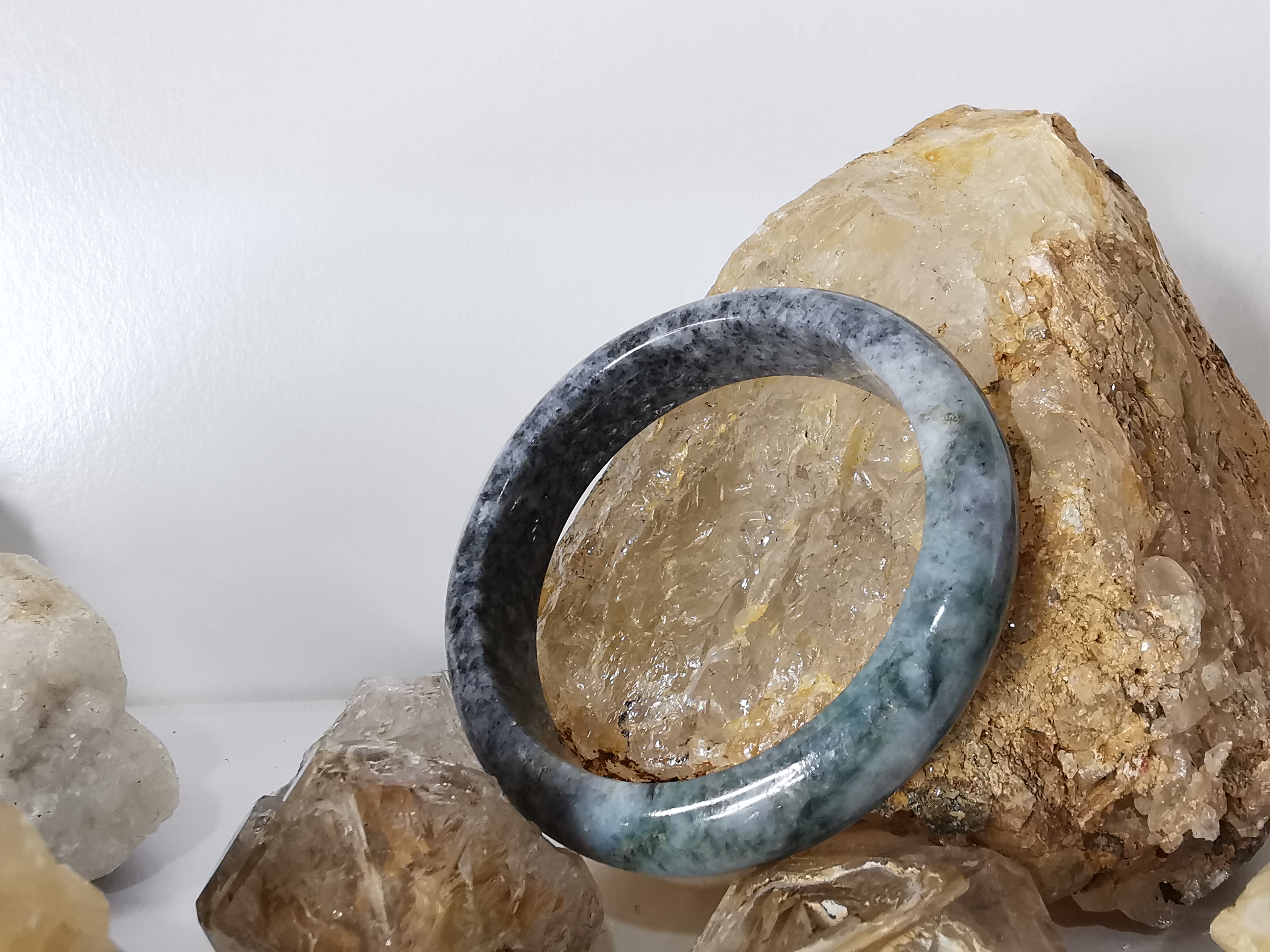 Grey Black White Green Jade Bangle กำไลหยกเจไดต์แท้ Diameter/ เส้นผ่านศูนย์กลางด้านใน 55 mm.