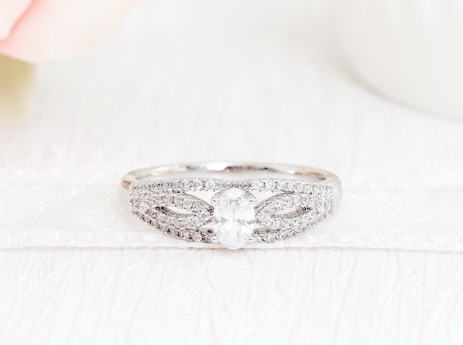 DIAMOND 18K WHITE GOLD RING แหวน เพชร ทอง 18K Pre-order