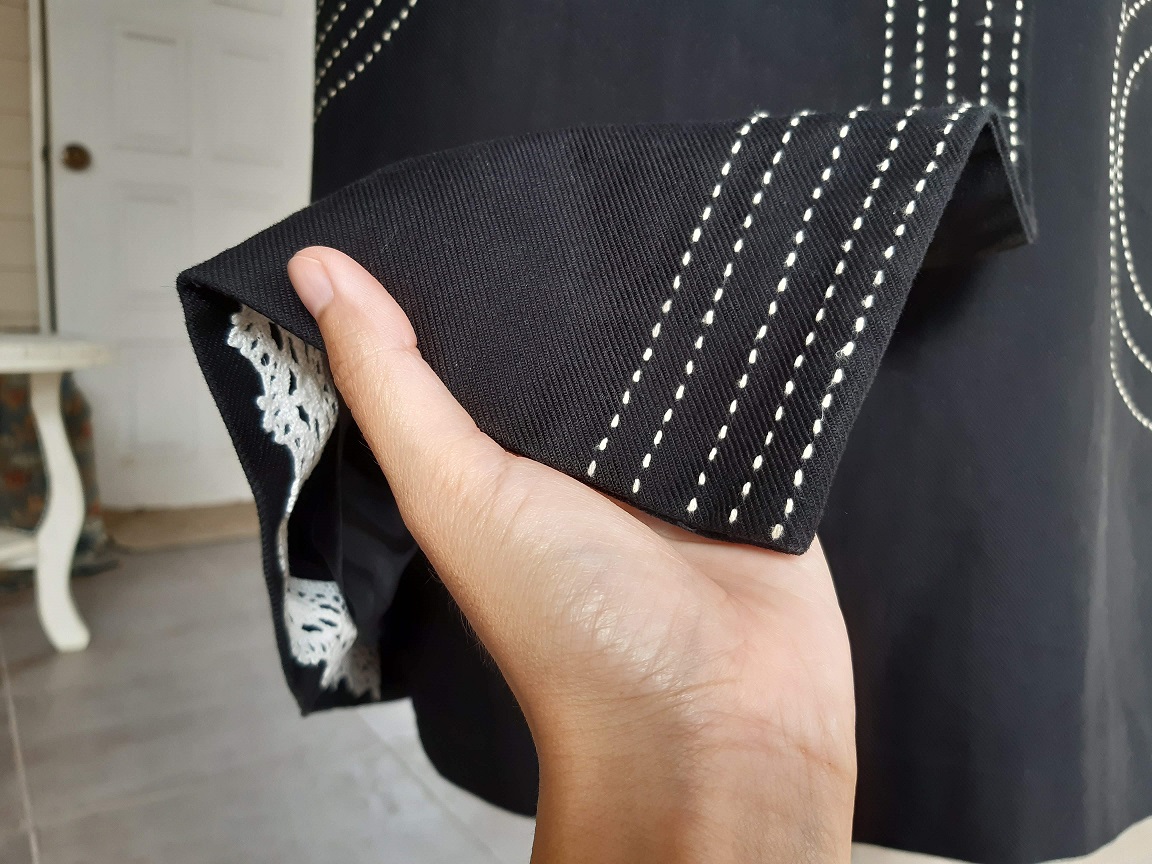 กระโปรงป้ายข้างสีดำทรงเอ