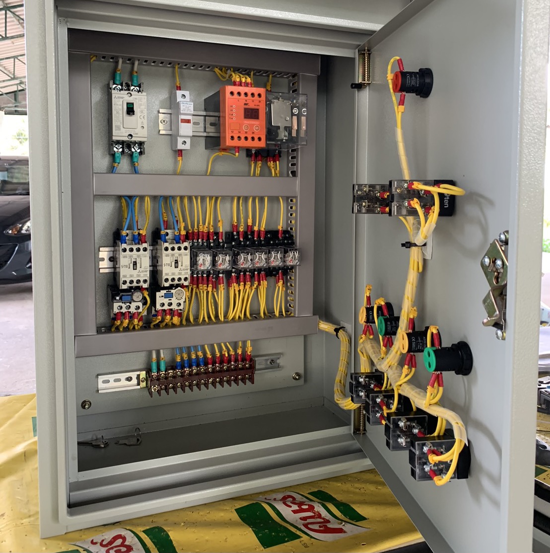 ตู้ควบคุมปั๊มน้ำ 1 HP 220V สลับกันทำงาน ใช้กับลูกลอยไฟฟ้า220V