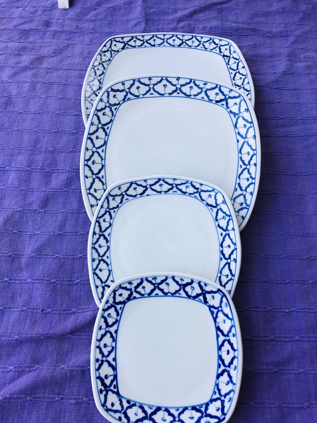 จานลายไทยสี่เหลี่ยมจตุรัส10*10"