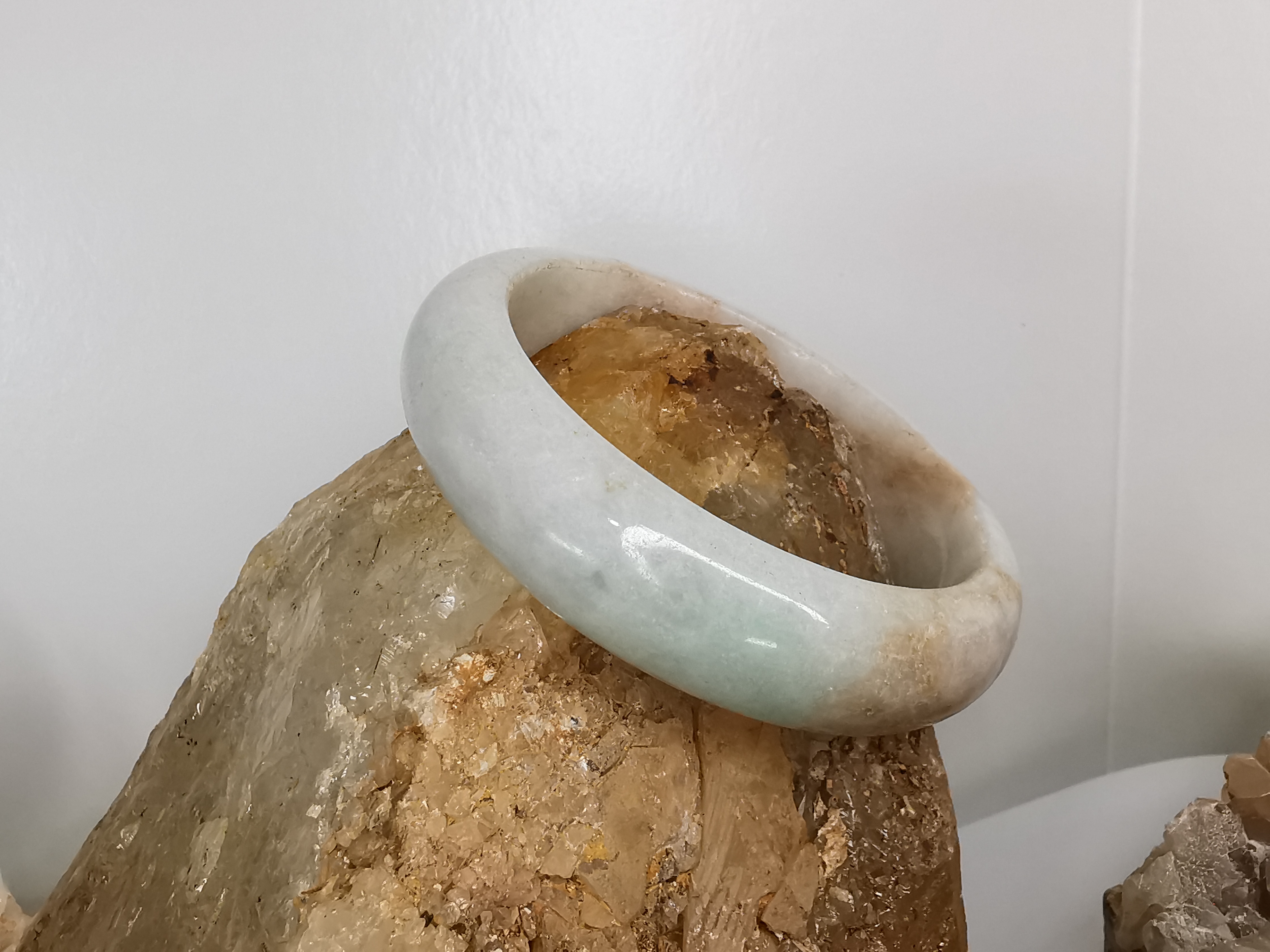 White Green Yellow Jade Bangle กำไลหยกเจไดต์แท้ Diameter/ เส้นผ่านศูนย์กลางด้านใน 55 mm.