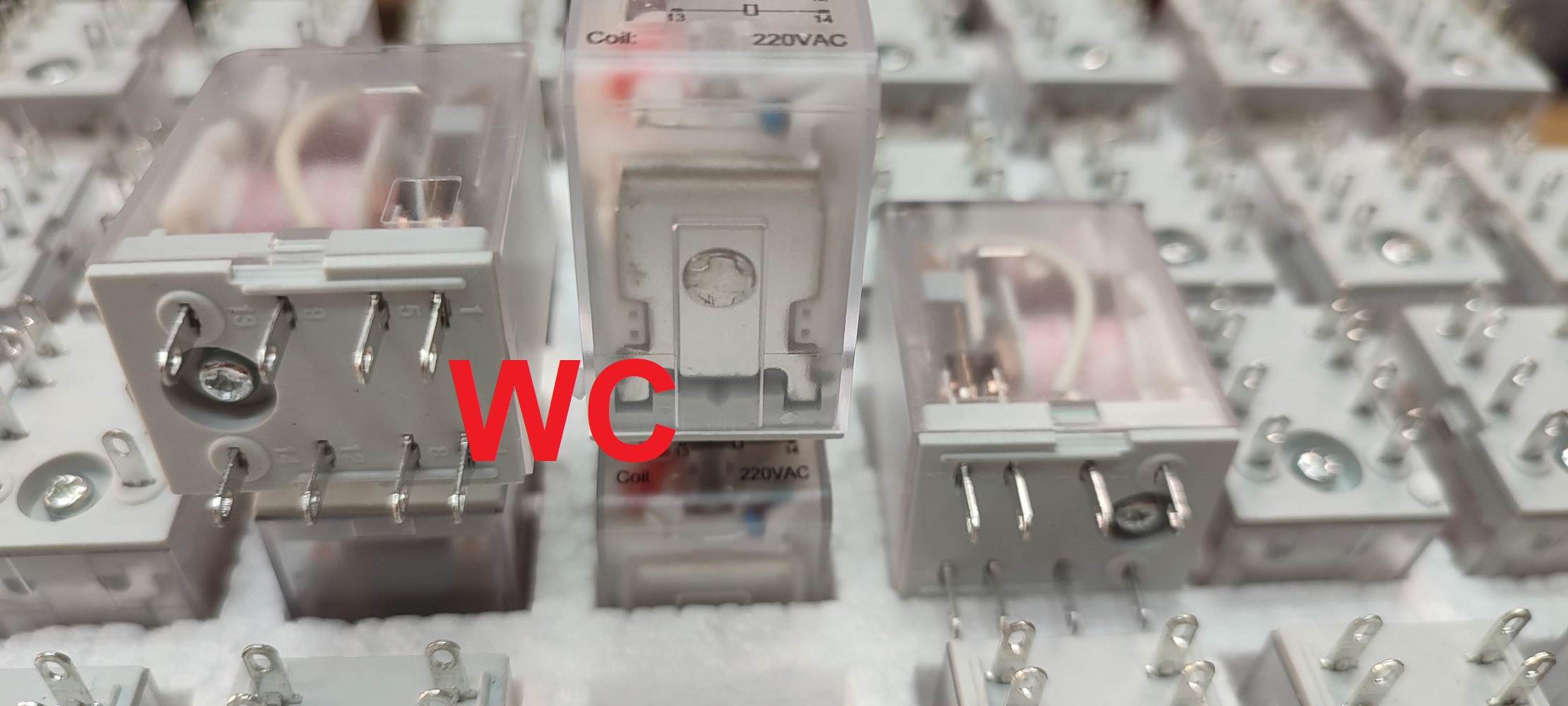 CCS รีเลย์ 220V Relay รุ่น MY2Nแบบมีไฟโชว์สถานะคอนโทรล สลับหรือซัพพอร์ตไฟการทำงานของไฟฟ้า สามารถเลือกพร้อมซอกเก็ตได้