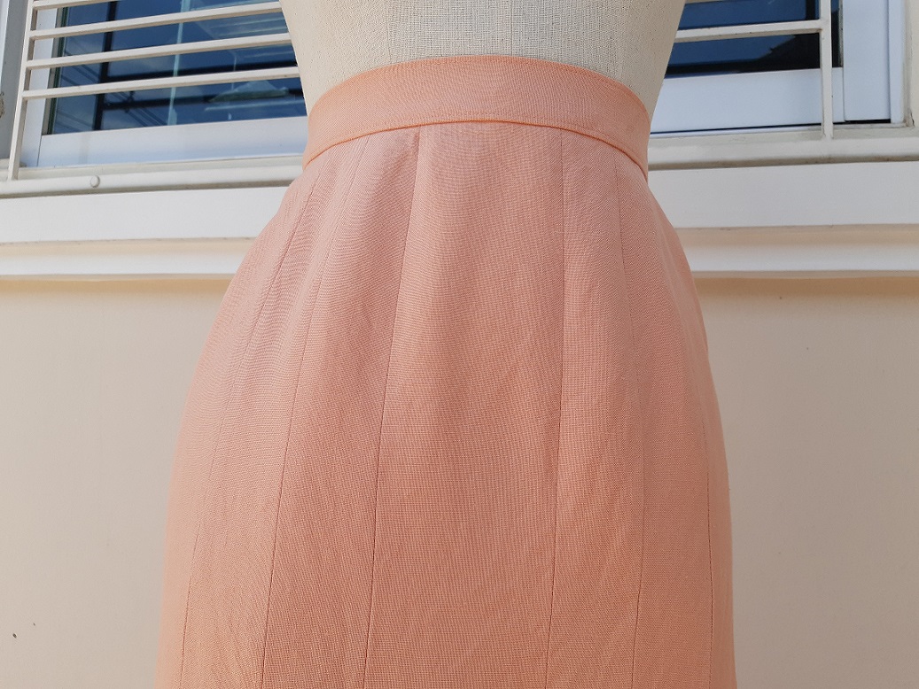 กระโปรงหางปลาสีส้มพาสเทล