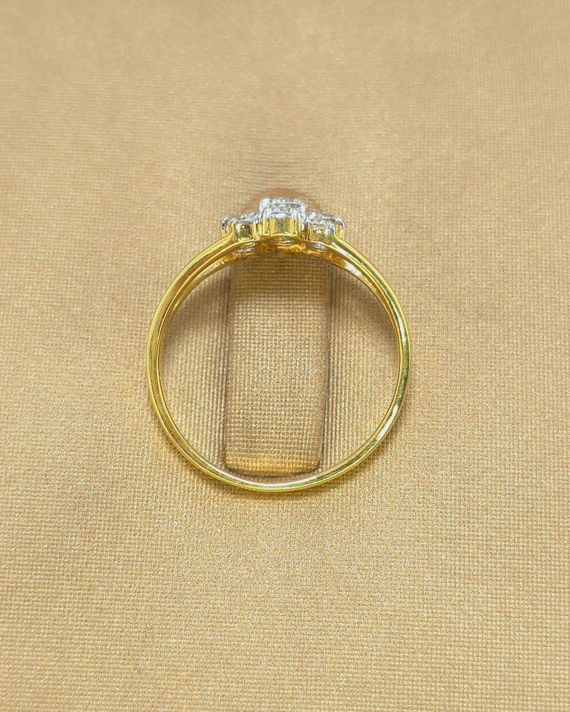 🚫ปิดการขาย(SoIdOut)🚫แหวนทองคำ 18K เพชรเกสร 12 ตัง 1 เม็ด 6 ตัง 4 เม็ด 3 ตัง 4 เม็ด รวม 48 ตัง น้ำ 97-98 ความสะอาด vvs หน้ากว้าง 8.4 มิล ไซส์ 48 น้ำหนัก 2.1 กรัม ราคา 10,500.-(Net)