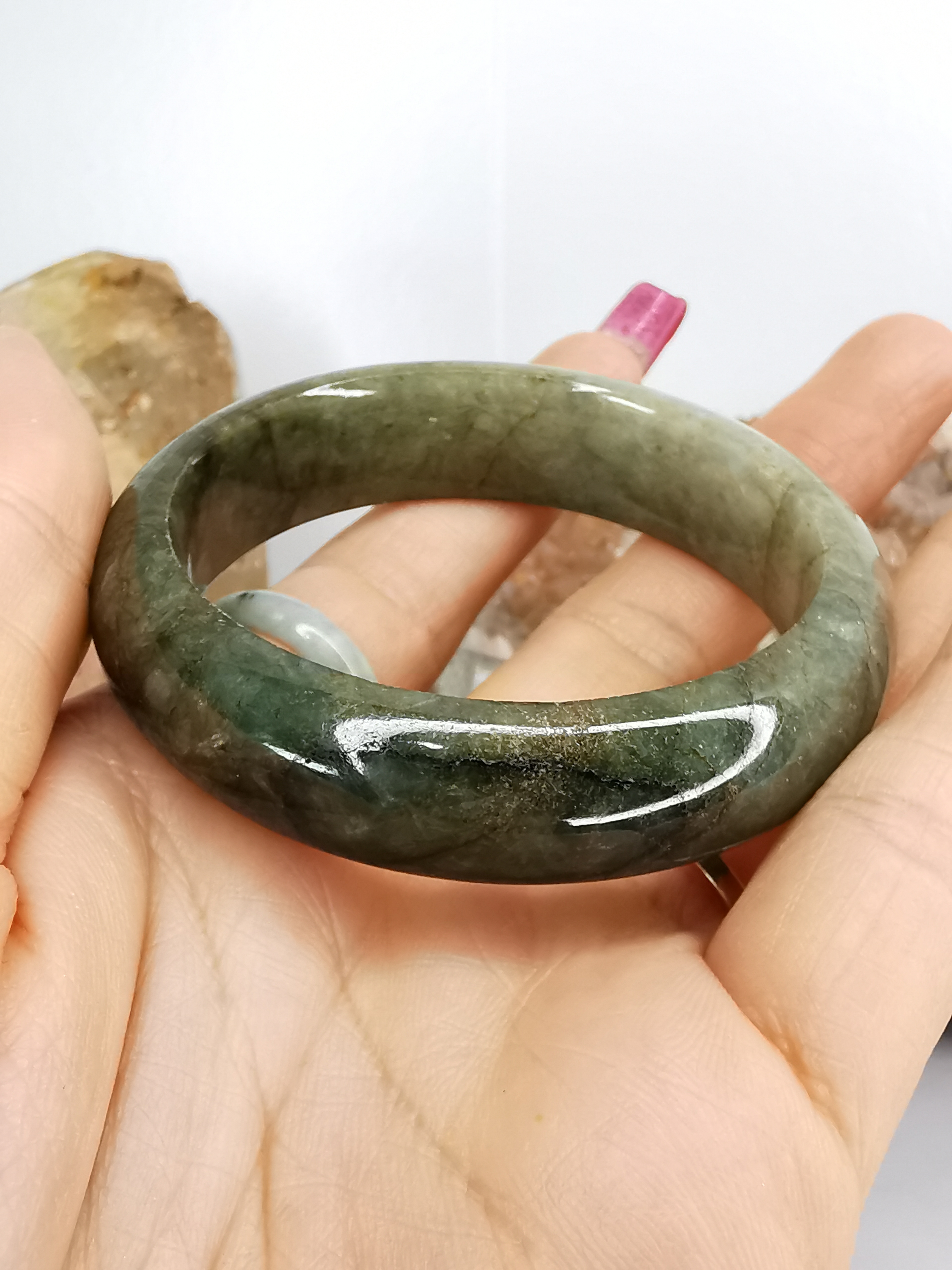 Green Brown Jade Bangle กำไลหยกเจไดต์แท้ Diameter/ เส้นผ่านศูนย์กลางด้านใน 51 mm.