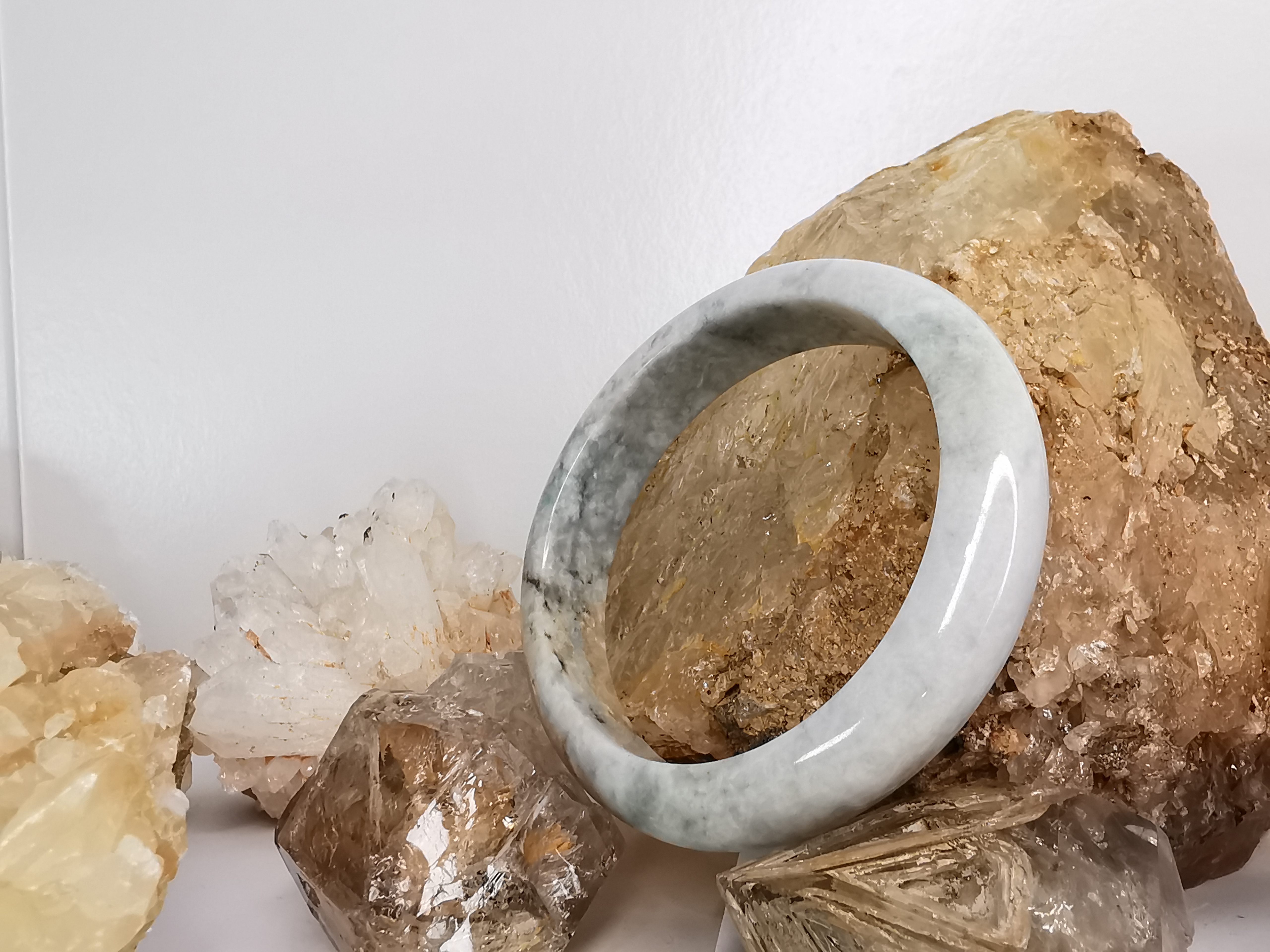 White Green Yellow Brown Jade Bangle กำไลหยกเจไดต์แท้ Diameter/ เส้นผ่านศูนย์กลางด้านใน 57 mm.