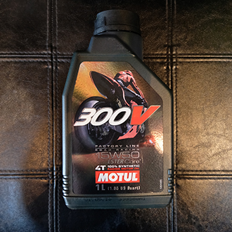 300V 4T FACTORY LINE ROAD RACING 15W50 ขนาด1ลิตร