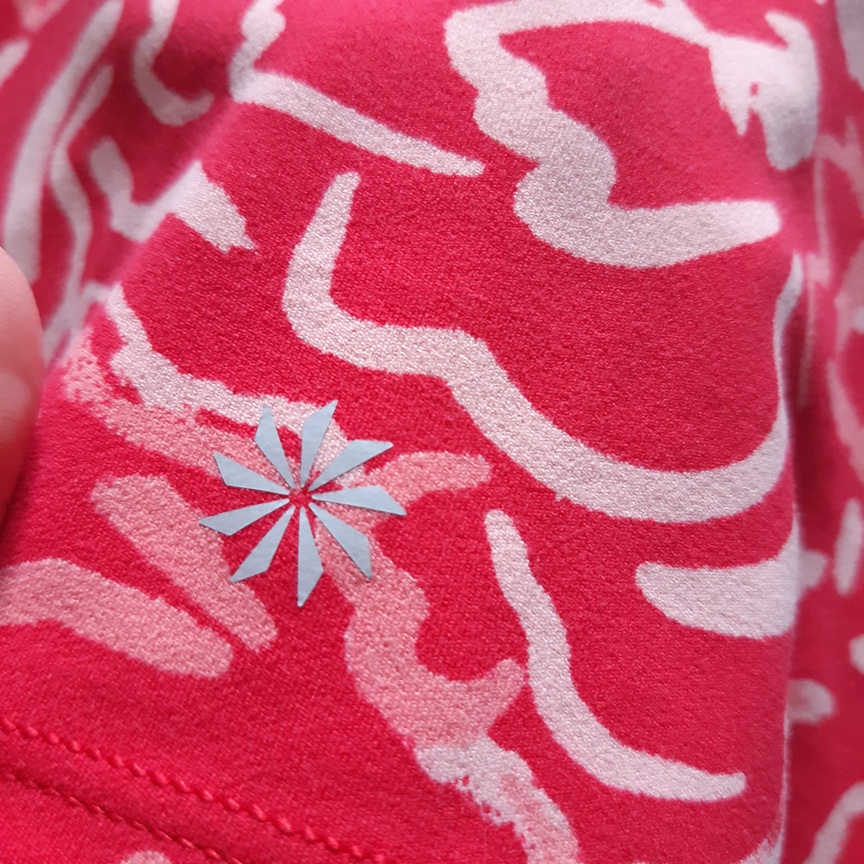 เสื้อครอปแขนกุดสีชมพู-แดง แบรนด์ ATHLETA