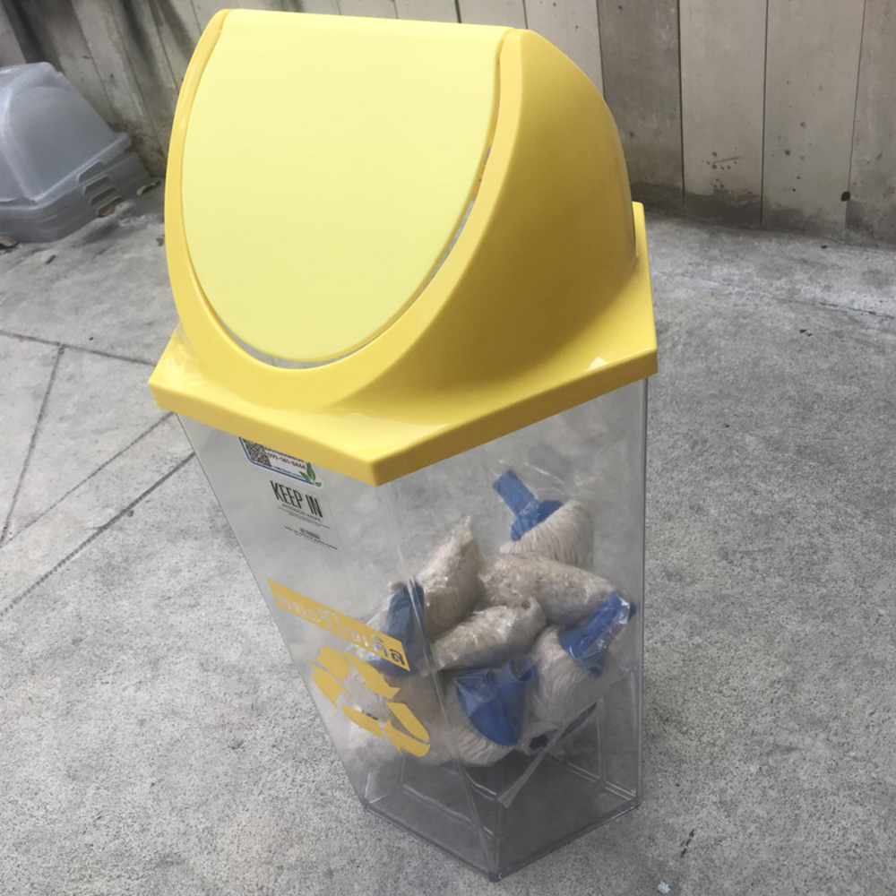 ถังขยะใสหกเหลี่ยม ฝาแกว่ง ความจุ 56 ลิตร