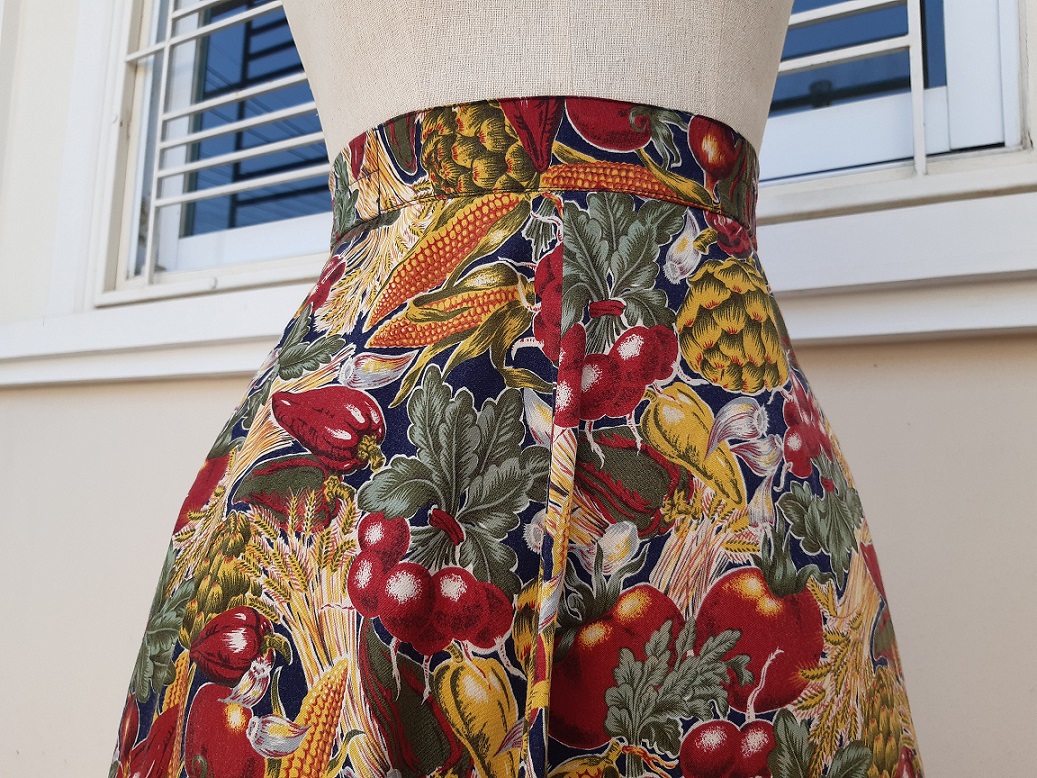 กระโปรงวินเทจลายผลไม้ (Vintage skirt)