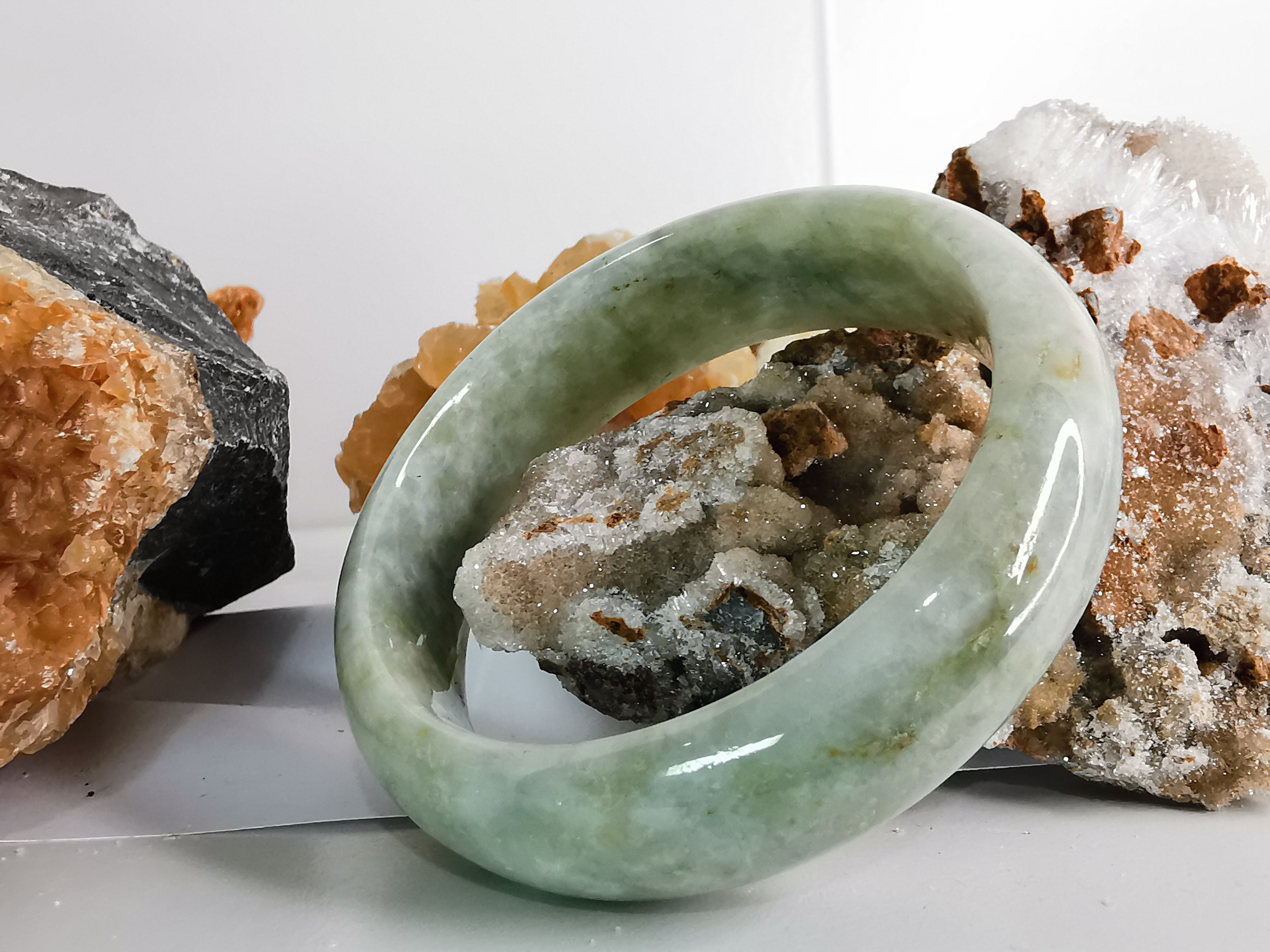 Green Yellow White Jade Bangle กำไลหยกเจไดต์แท้ Diameter/ เส้นผ่านศูนย์กลางด้านใน 59 mm.