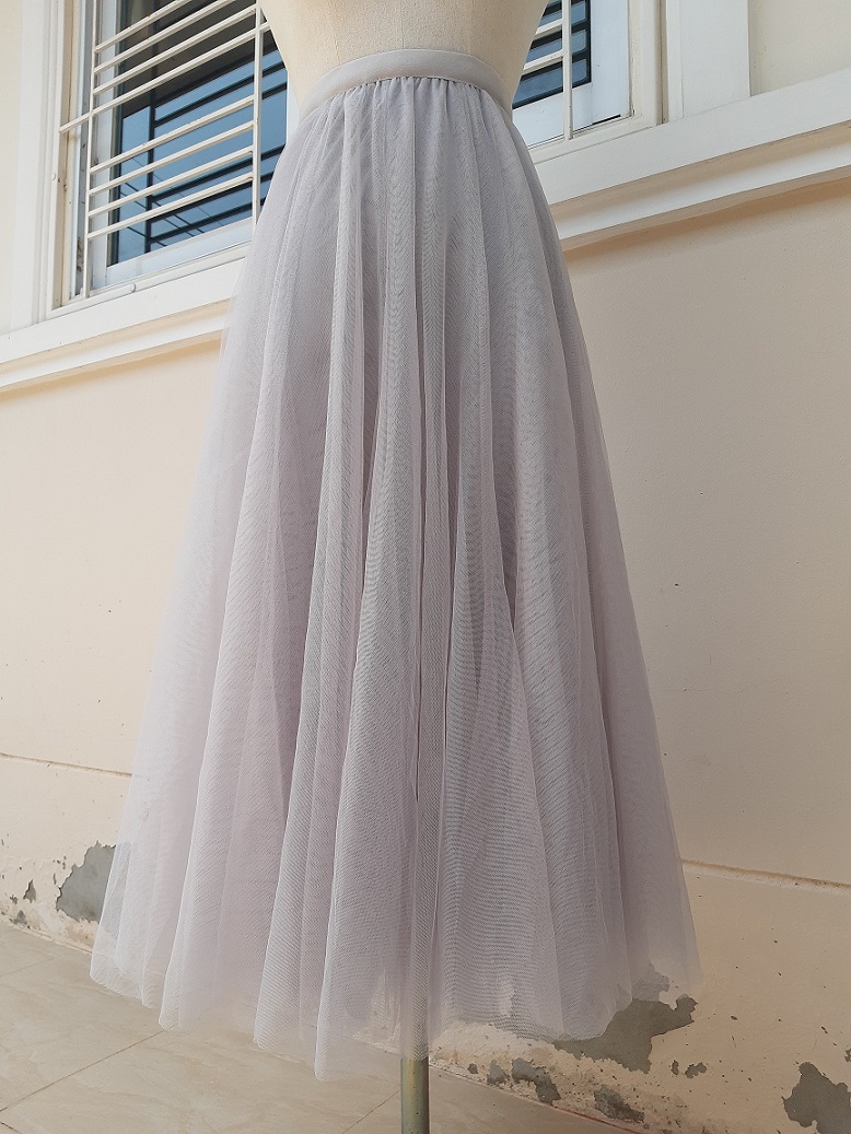 กระโปรงผ้ามุ้งตาข่ายสีเทา แบรนด์ GRL