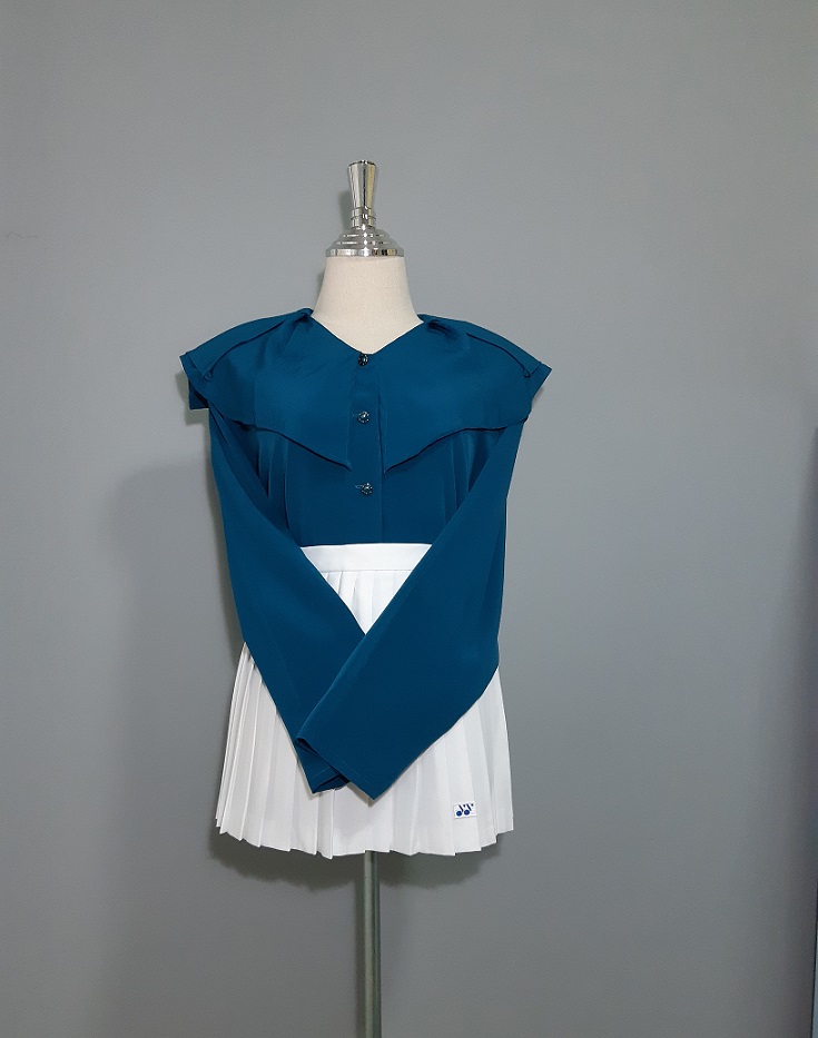 เสื้อเชิ้ตสีฟ้าเทอควอยซ์