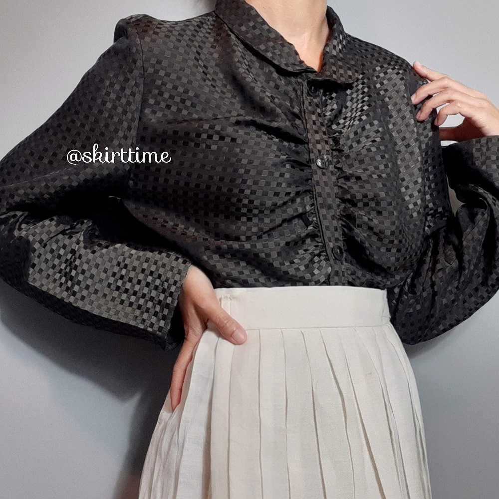 เสื้อเชิ้ตคอบัวสีเทาเข้ม ชายรูดได้ 2 ข้าง