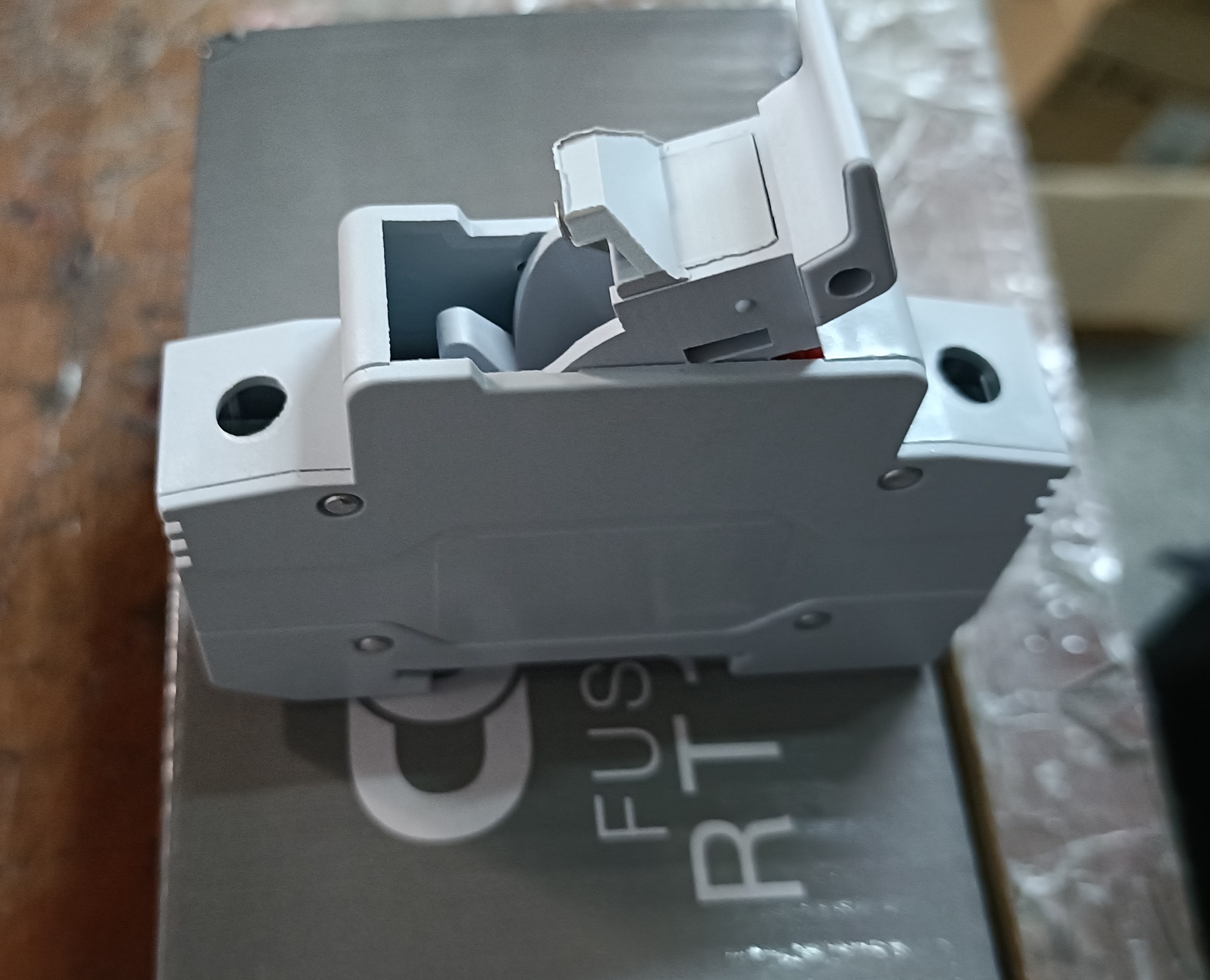 CCS ฐานฟิวส์ คอนโทรล 10x38 1P RT18-32X AC FUSE HOLDER ฐานใส่ฟิวส์ สำหรับฟิวส์ ตลับฟิวส์ ฟิวส์ ยี่ห้อCCS มีไฟโชว์