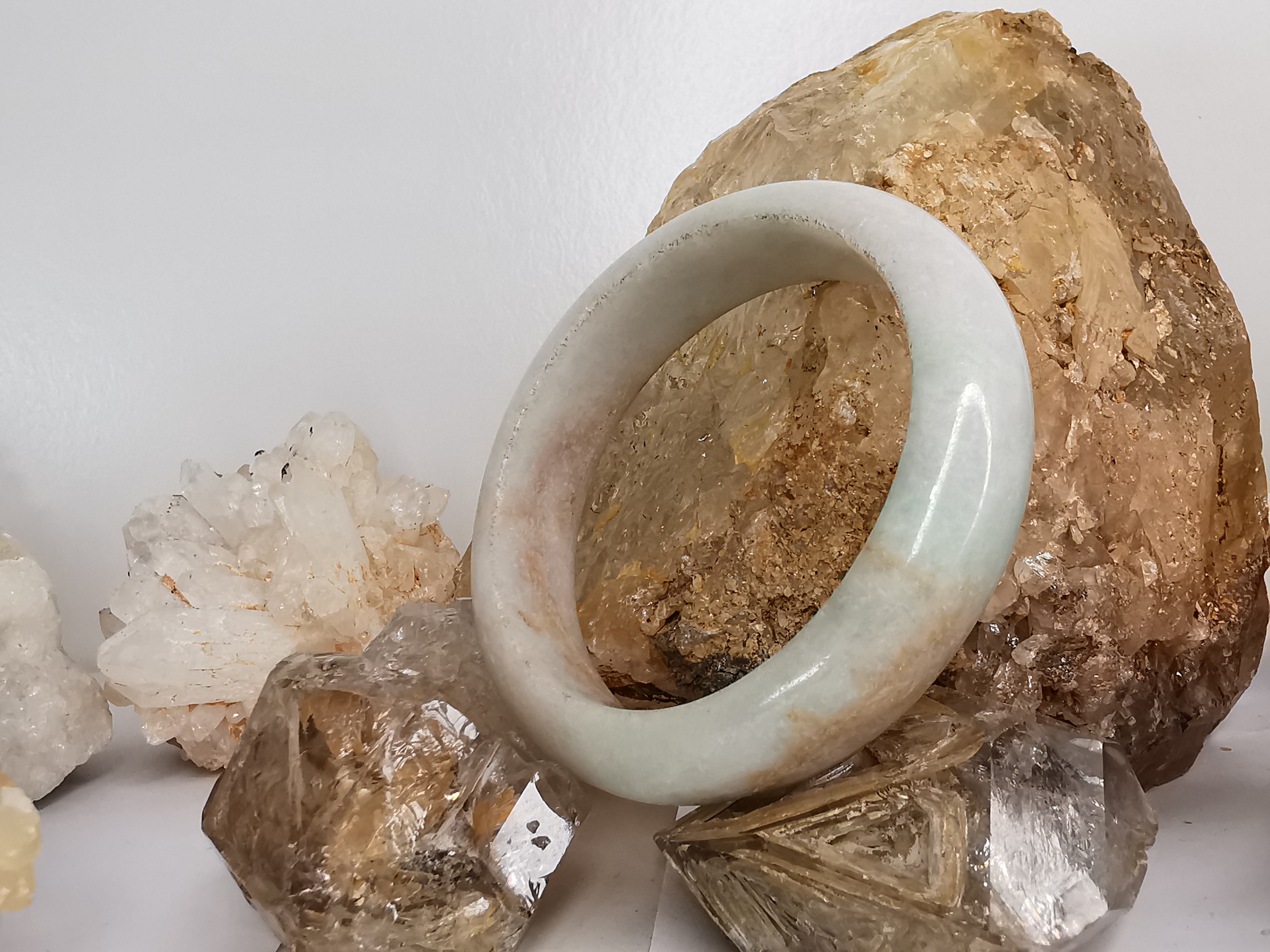 White Green Yellow Jade Bangle กำไลหยกเจไดต์แท้ Diameter/ เส้นผ่านศูนย์กลางด้านใน 55 mm.