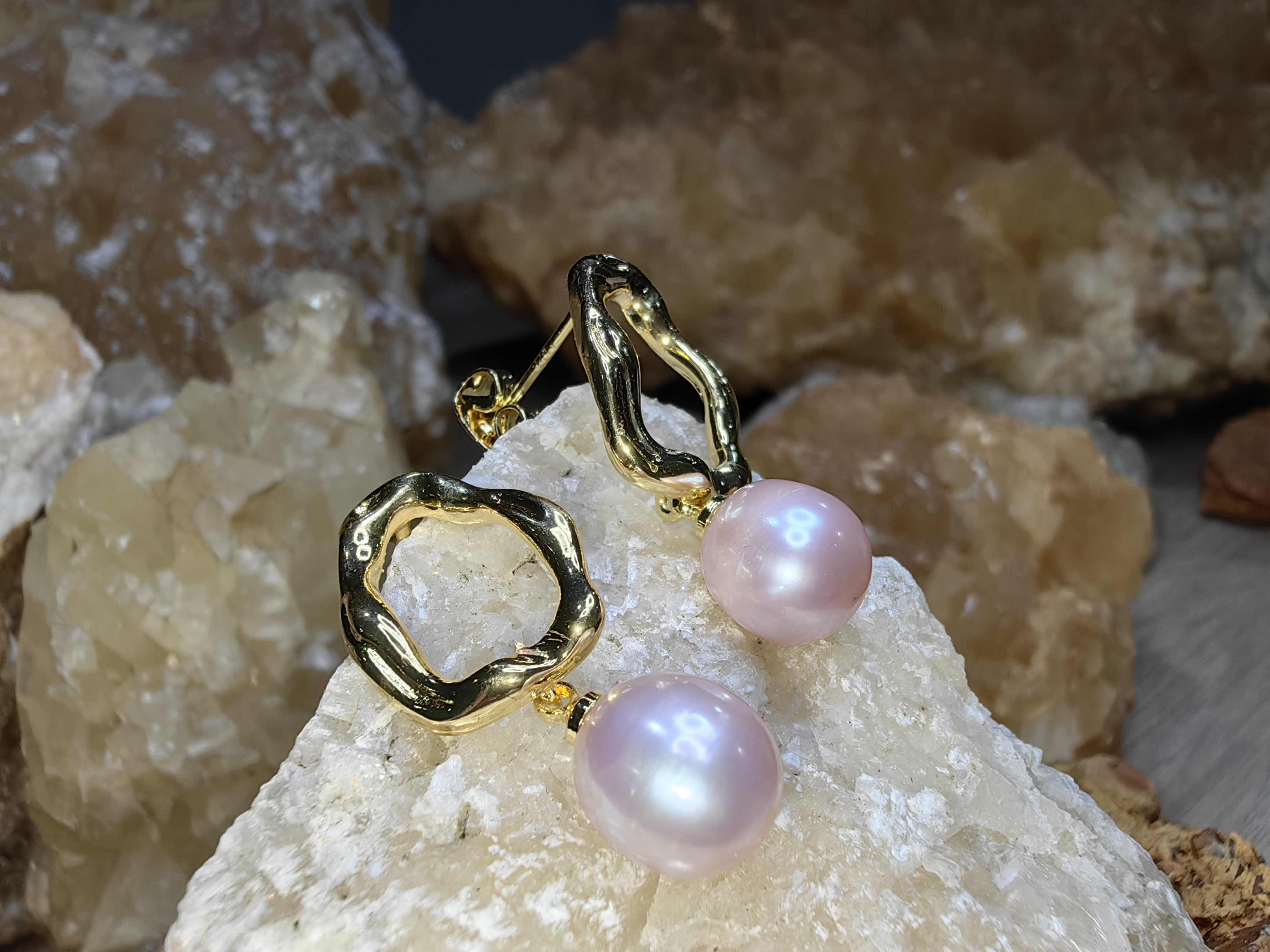 ต่างหูไข่มุกเลี้ยงธรรมชาติ Natural Cultured Pearl Earrings