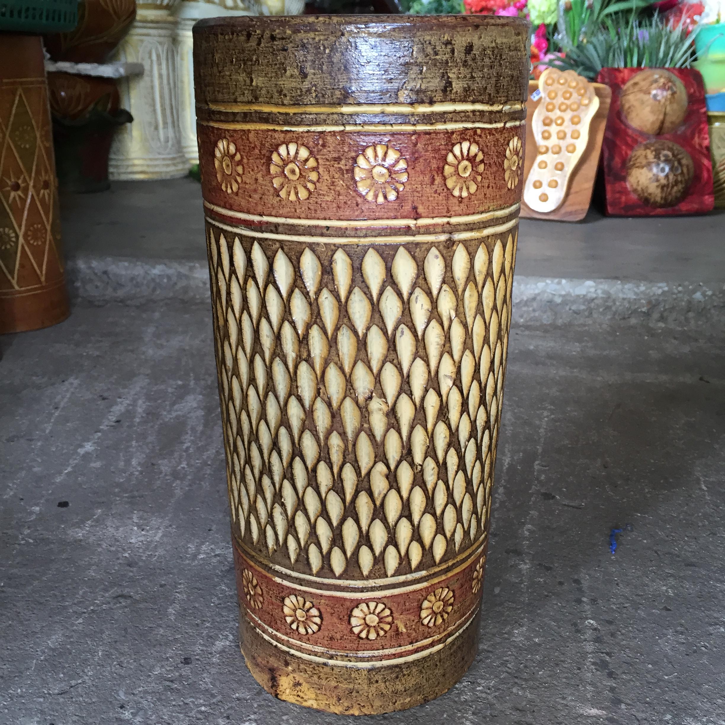 แจกันดินเผาขนาดกลาง