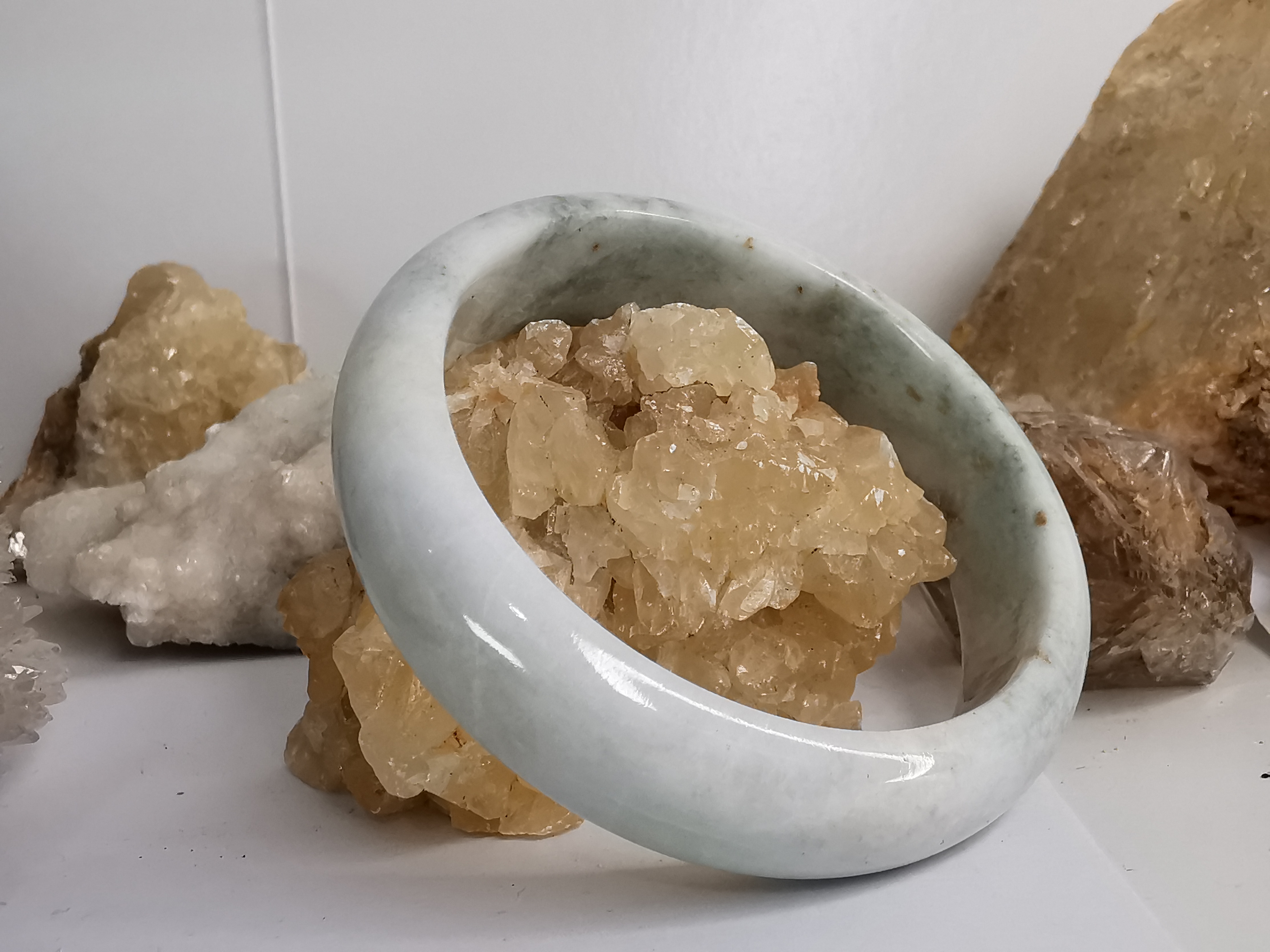 White Green Brown Jade Bangle กำไลหยกเจไดต์แท้ Diameter/ เส้นผ่านศูนย์กลางด้านใน 60 mm.