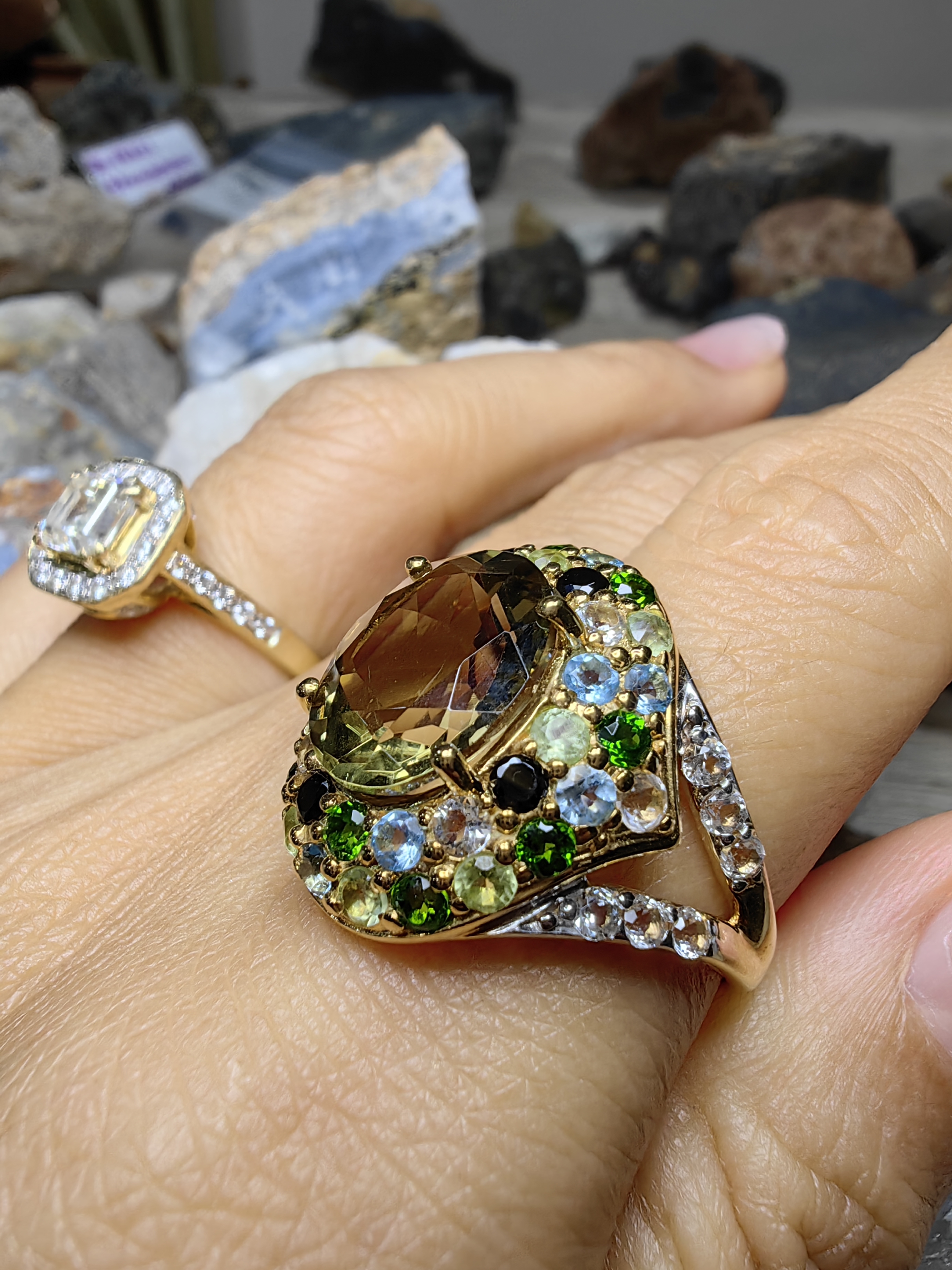 SMOKY QUARTZ TSAVORITE SKY BLUE TOPAZ ONYX LEMON QUARTZ WHITE TOPAZ RING