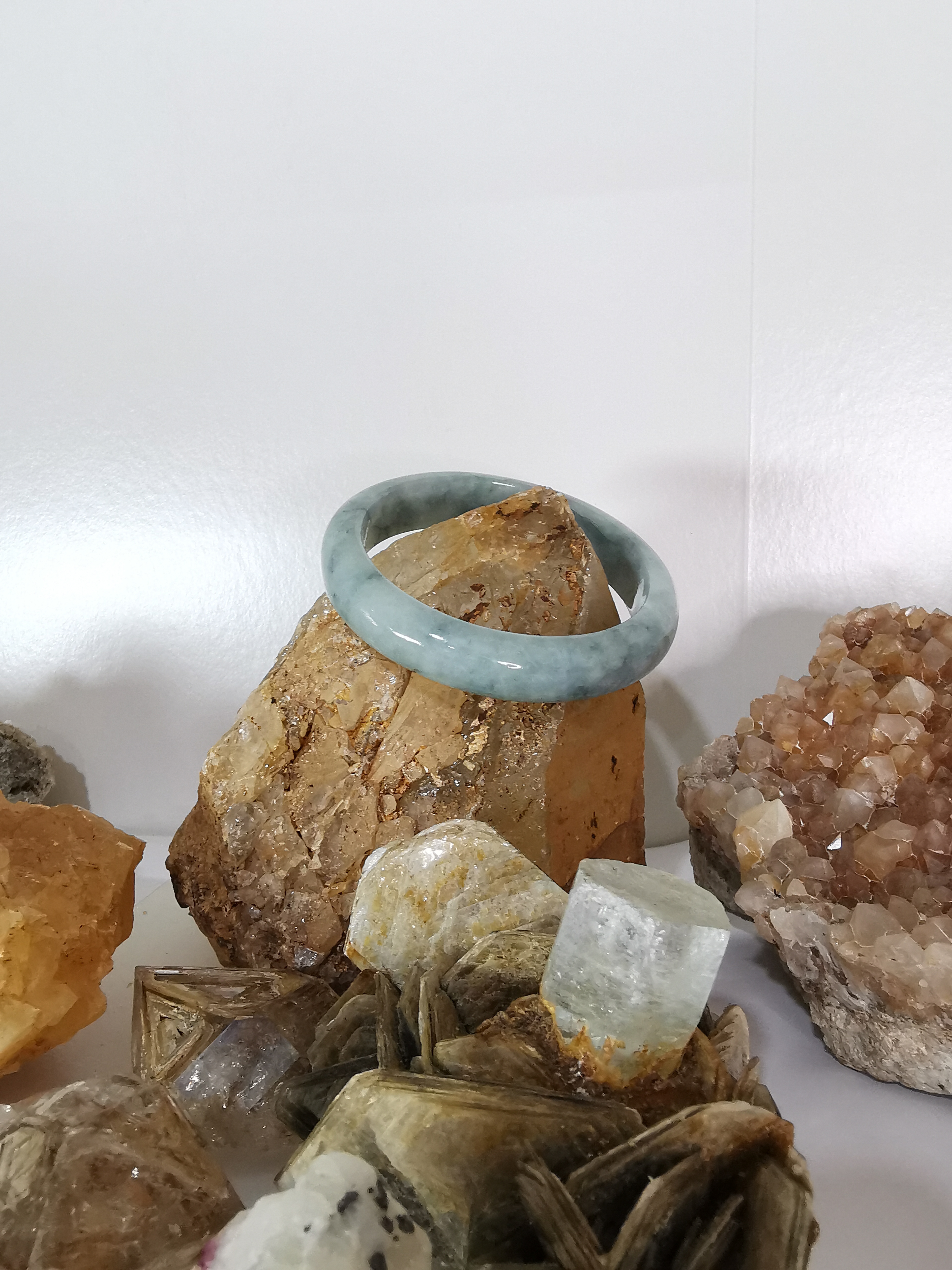 Green Bangle กำไลหยกเจไดต์แท้ Diameter/ เส้นผ่านศูนย์กลางด้านใน 59 mm.*