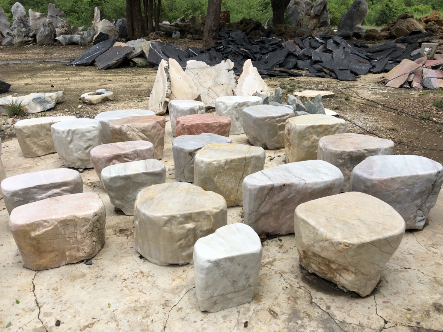 เก้าอี้นั่งหิน