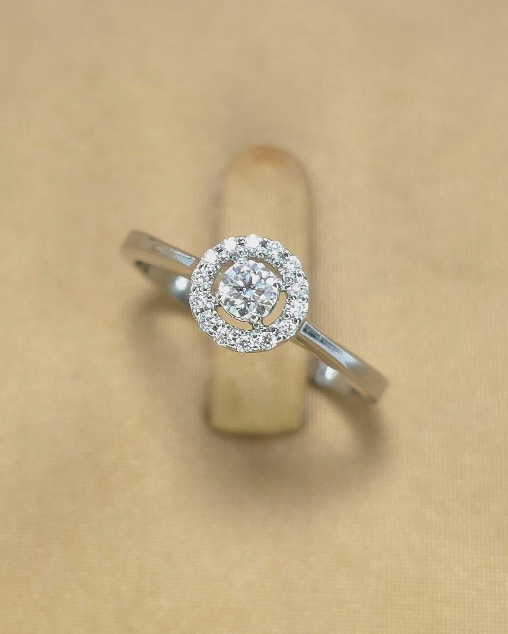 🚫ปิดการขาย(SoIdOut)🚫แหวนทองคำขาว 18k แบรนด์ Jubilee เพชรเกสร 12 ตัง 1 เม็ด 0.5 ตัง 7 เม็ด รวม 19 ตัง น้ำ 99(E) ความสะอาด vvs ไซส์ 51 น้ำหนัก 2.75 กรัม ราคา 10,200.-(Net) (ออกShop29,900บาท)