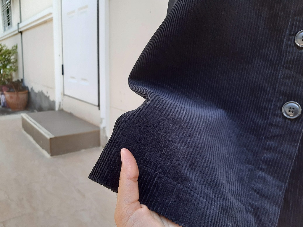 กระโปรงลูกฟูกสีดำ แบรนด์ American Holic