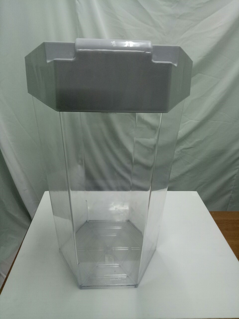 ถังขยะทรงเหลี่ยม ถังใส หกเหลี่ยม 56 ลิตรฝา 2 ช่องทิ้ง