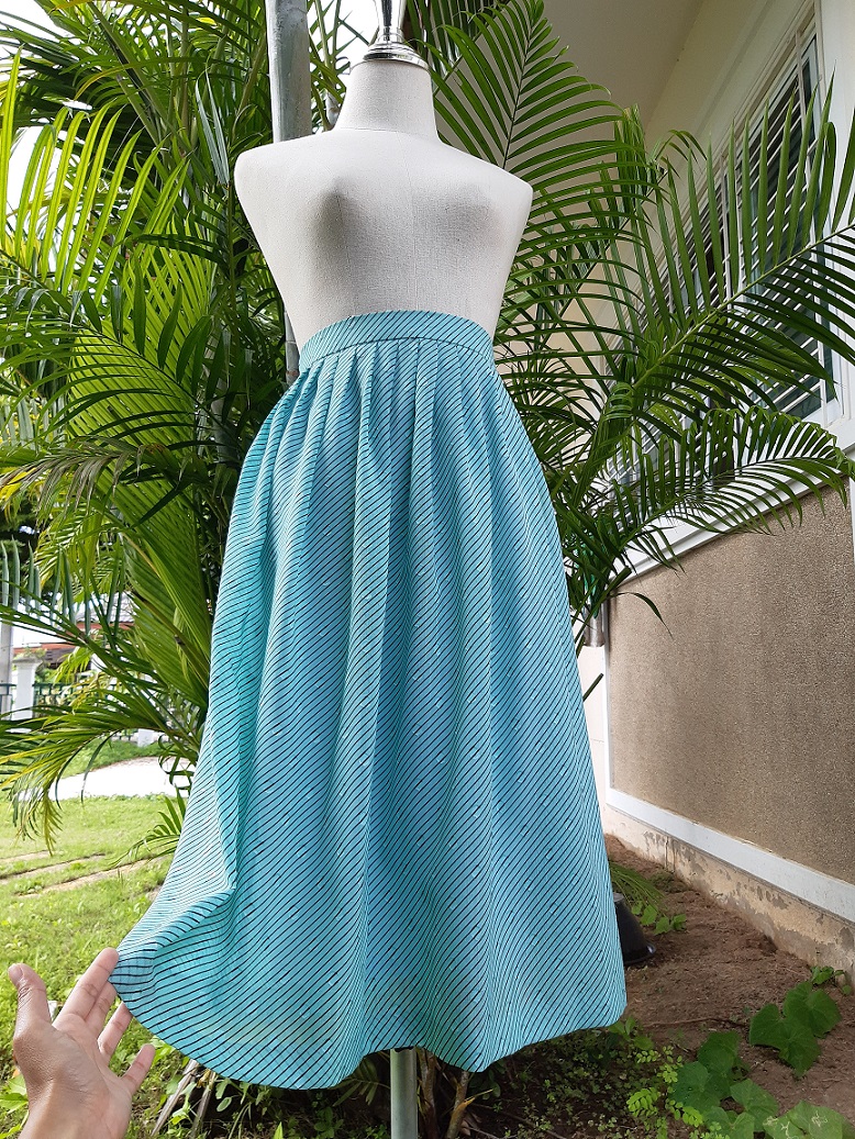 กระโปรงบานสีเขียวมิ้นท์