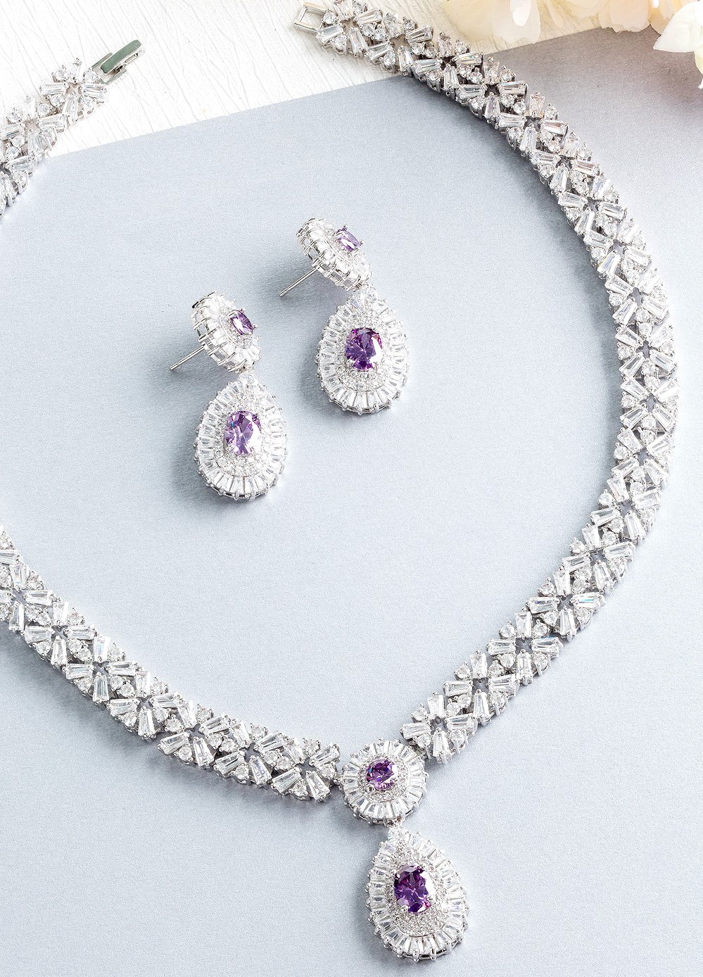 VIOLET SAPPHIRE DIAMOND 18K WHITE GOLD NECKLACE EARRING สร้อยคอ ต่างหู แซฟไฟร์สีม่วง ล้อมเพชร ทอง 18K Pre-order