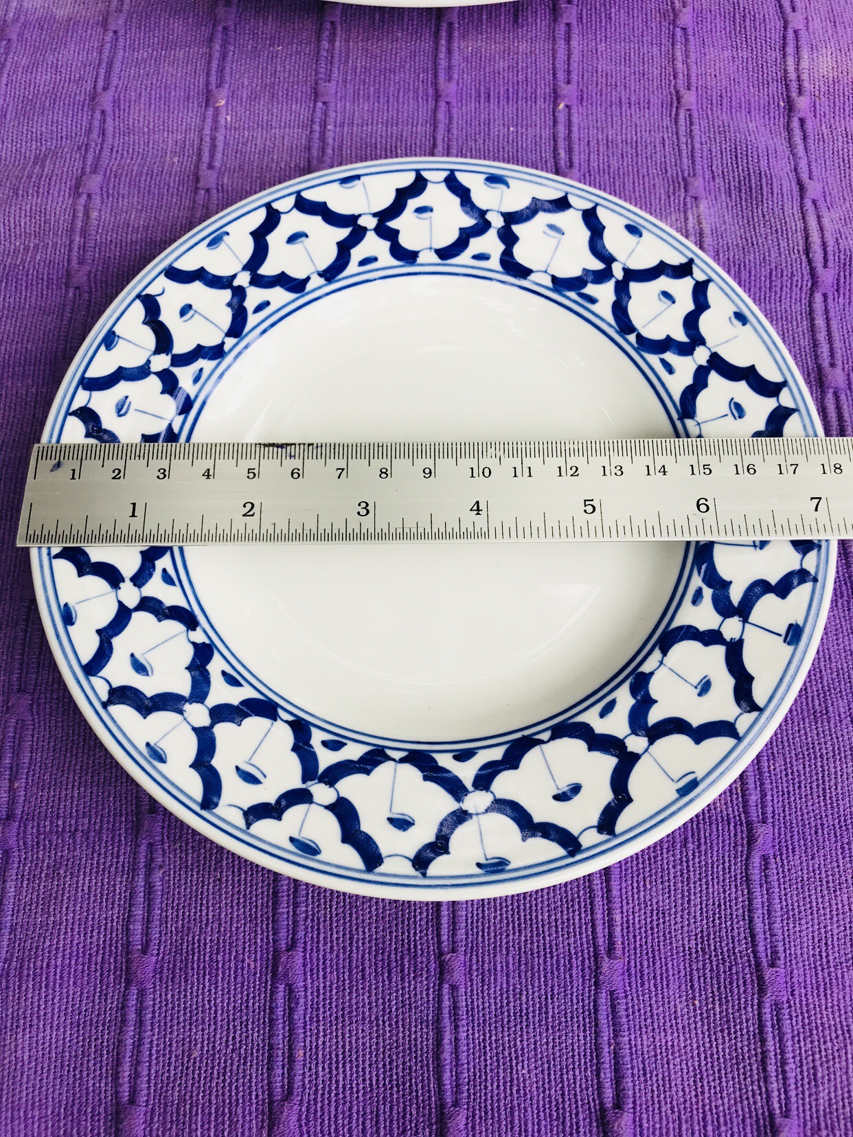 จานกลมลายไทย7"