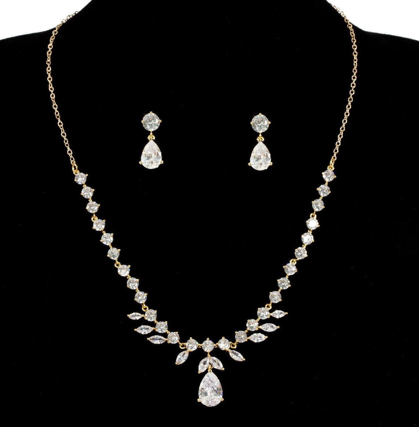 DIAMOND 18K WHITE GOLD NECKLACE EARRING สร้อยคอ ต่างหู เพชร ทอง 18K Pre-order