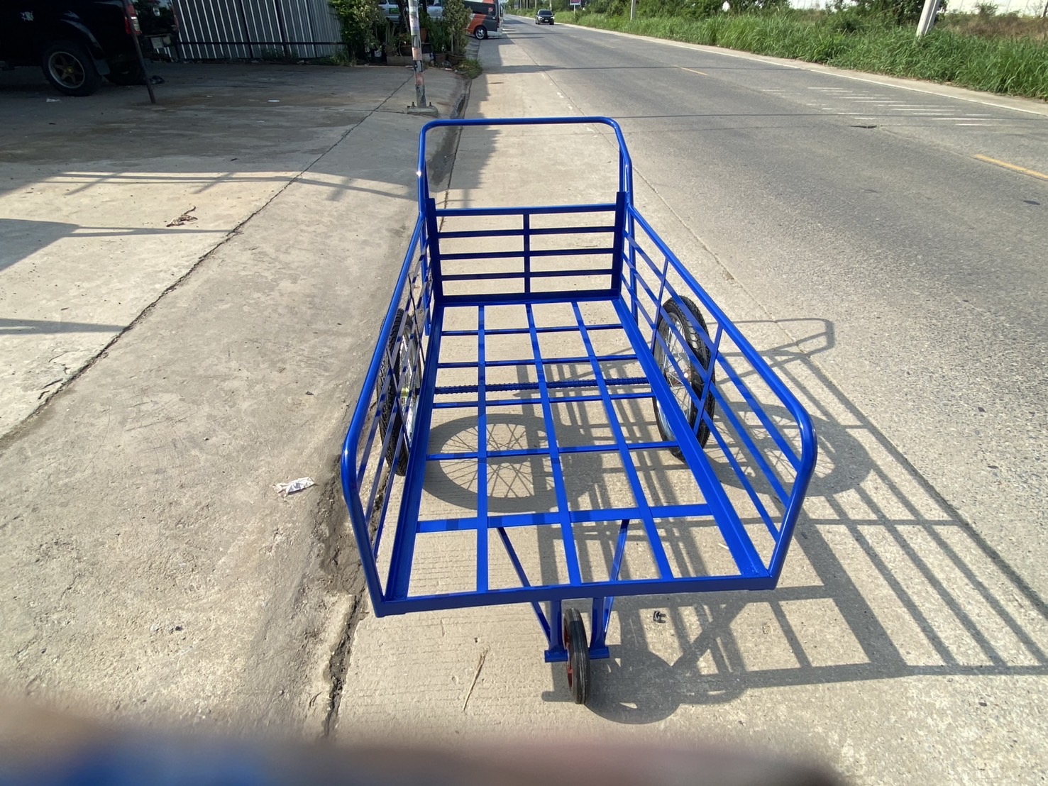 (ล้อใหม่ 17นิ้ว)รถเข็นสามล้อโครงเหล็กสีน้ำเงิน (ขนาด 80x160cm)-คันใหญ่สุดของร้าน