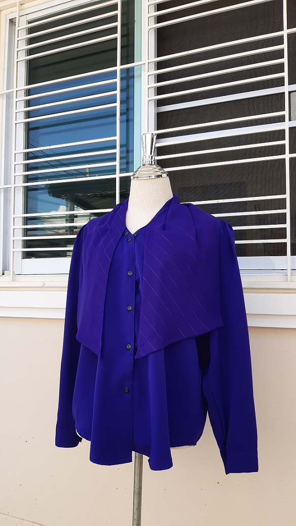 เสื้อเชิ้ตสีม่วงเข้มสวยๆ