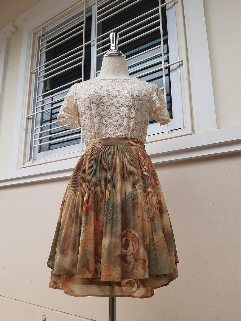 กระโปรงหลีทสั้นญี่ปุ่นสีน้ำตาล-เขียว