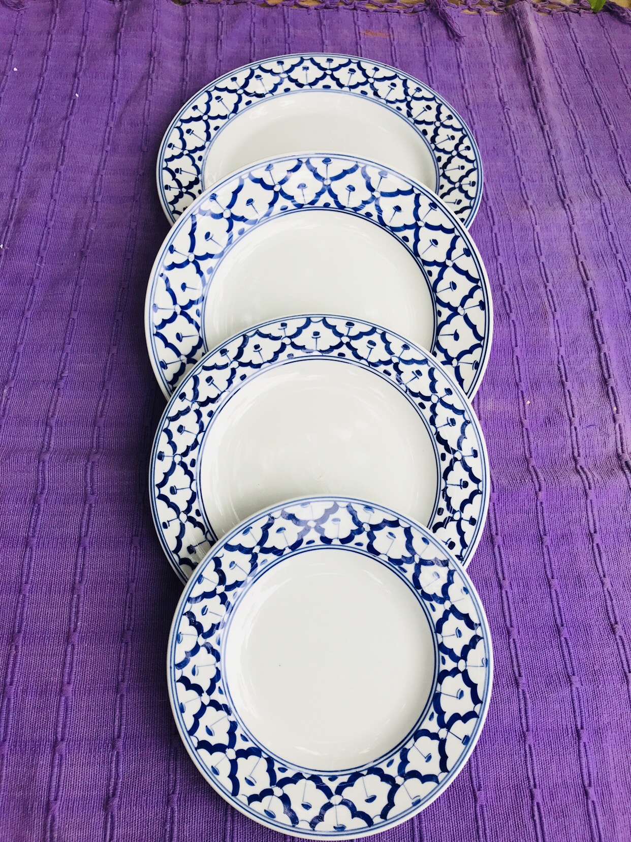 จานกลมลายไทย9"