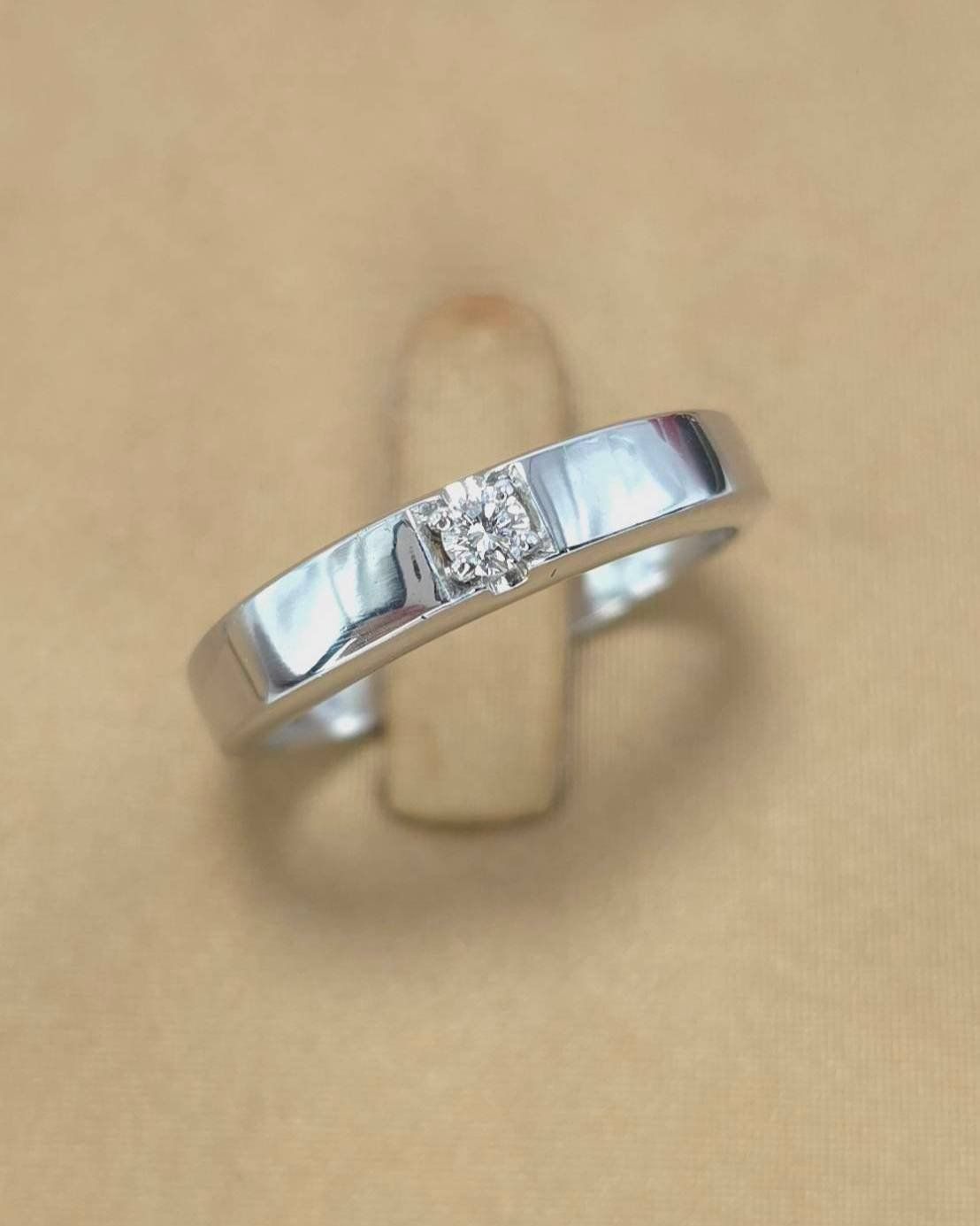 🚫ปิดการขาย(SoIdOut)🚫แหวนทองคำขาว 18K Jubilee ตัวเก่ายุค 2010's เพชรเกสร 7 ตัง 1 เม็ด น้ำ 97-98 ความสะอาด vvs ไซส์ 56 น้ำหนัก 4.08 กรัม ราคา 9,300.-(Net)