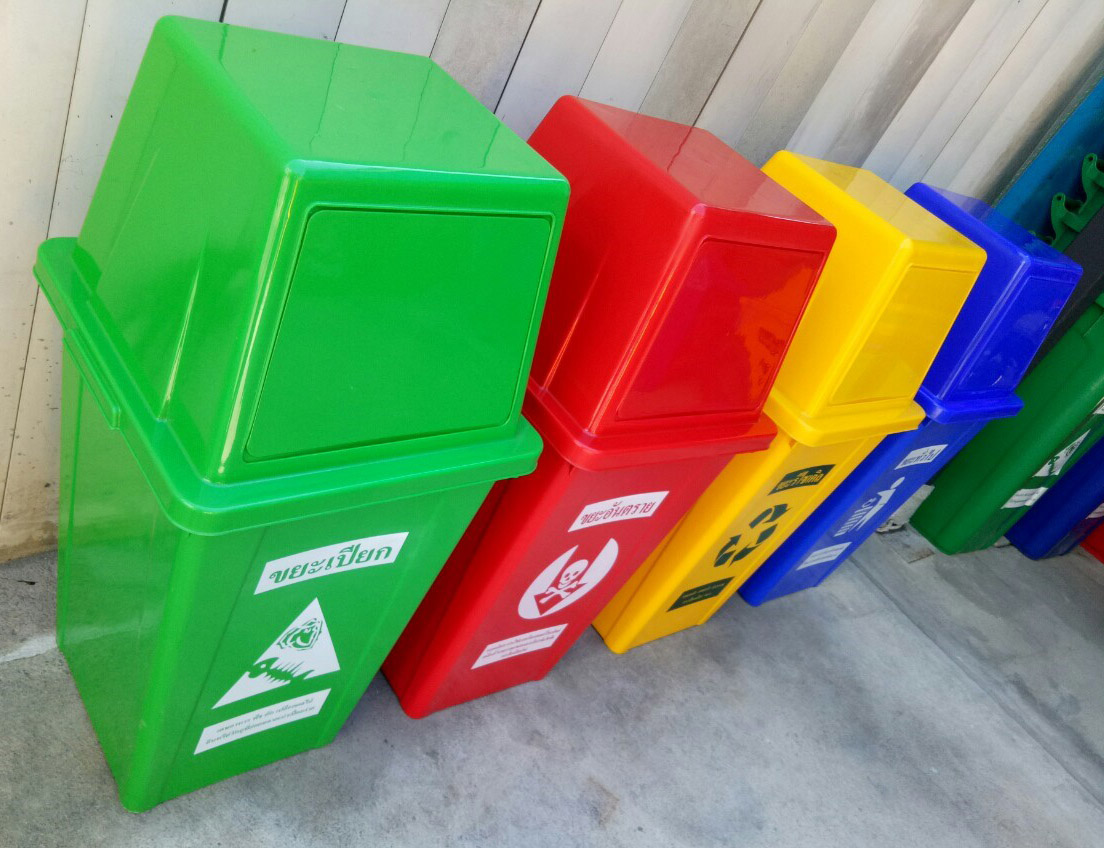 ถังขยะพลาสติกทรงเหลี่ยม 100 ลิตร ฝาทรงสี่เหลี่ยม