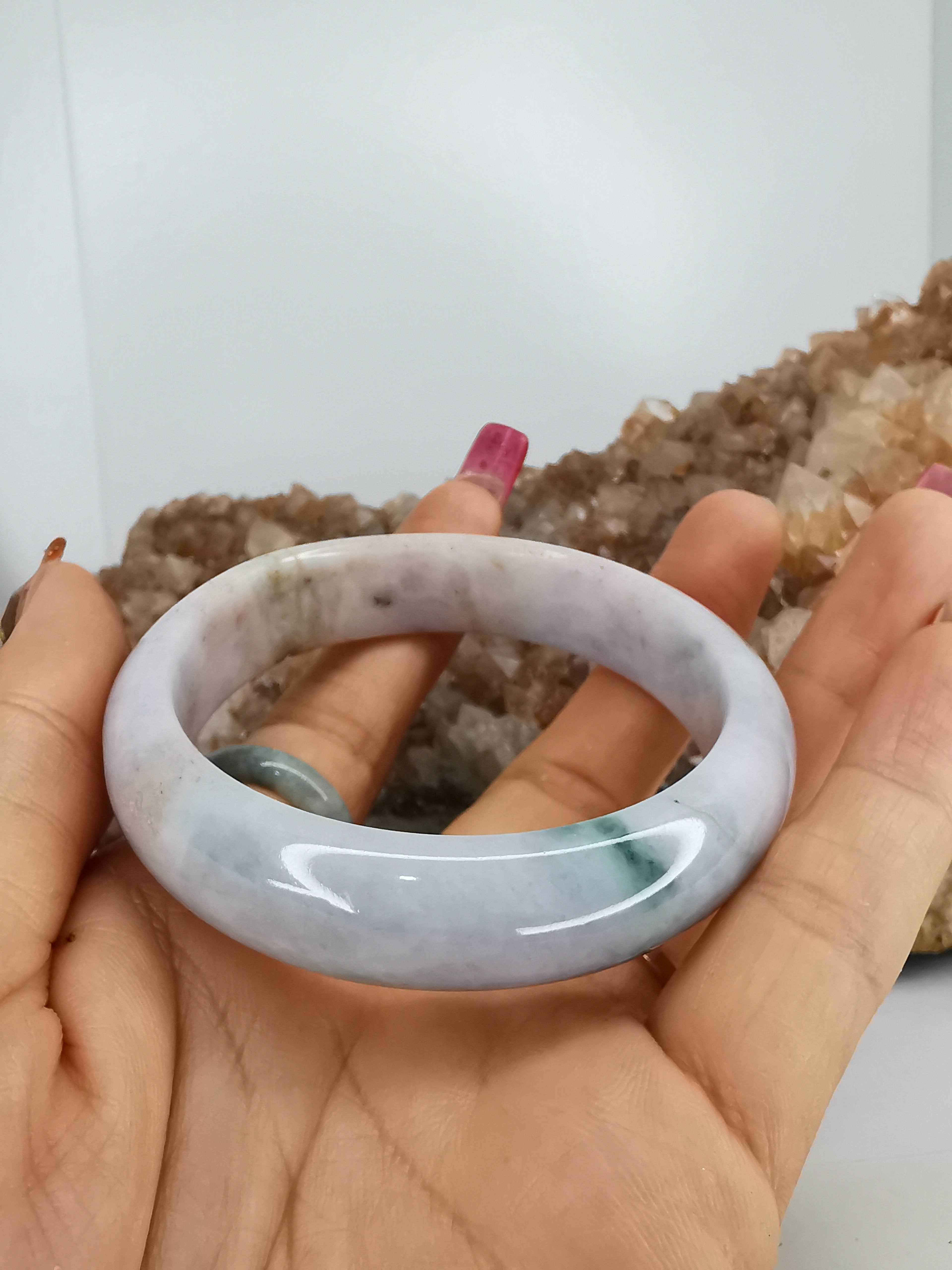 White Green Jade Bangle กำไลหยกเจไดต์แท้ Diameter/ เส้นผ่านศูนย์กลางด้านใน 56 mm.