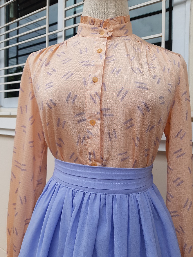 ชุดเซ็ตเสื้อวินเทจญี่ปุ่น คู่ กระโปรงทรงเอบานสีฟ้า