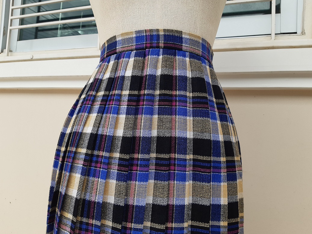 กระโปรงวินเทจลายสก๊อตสีสวย หายาก