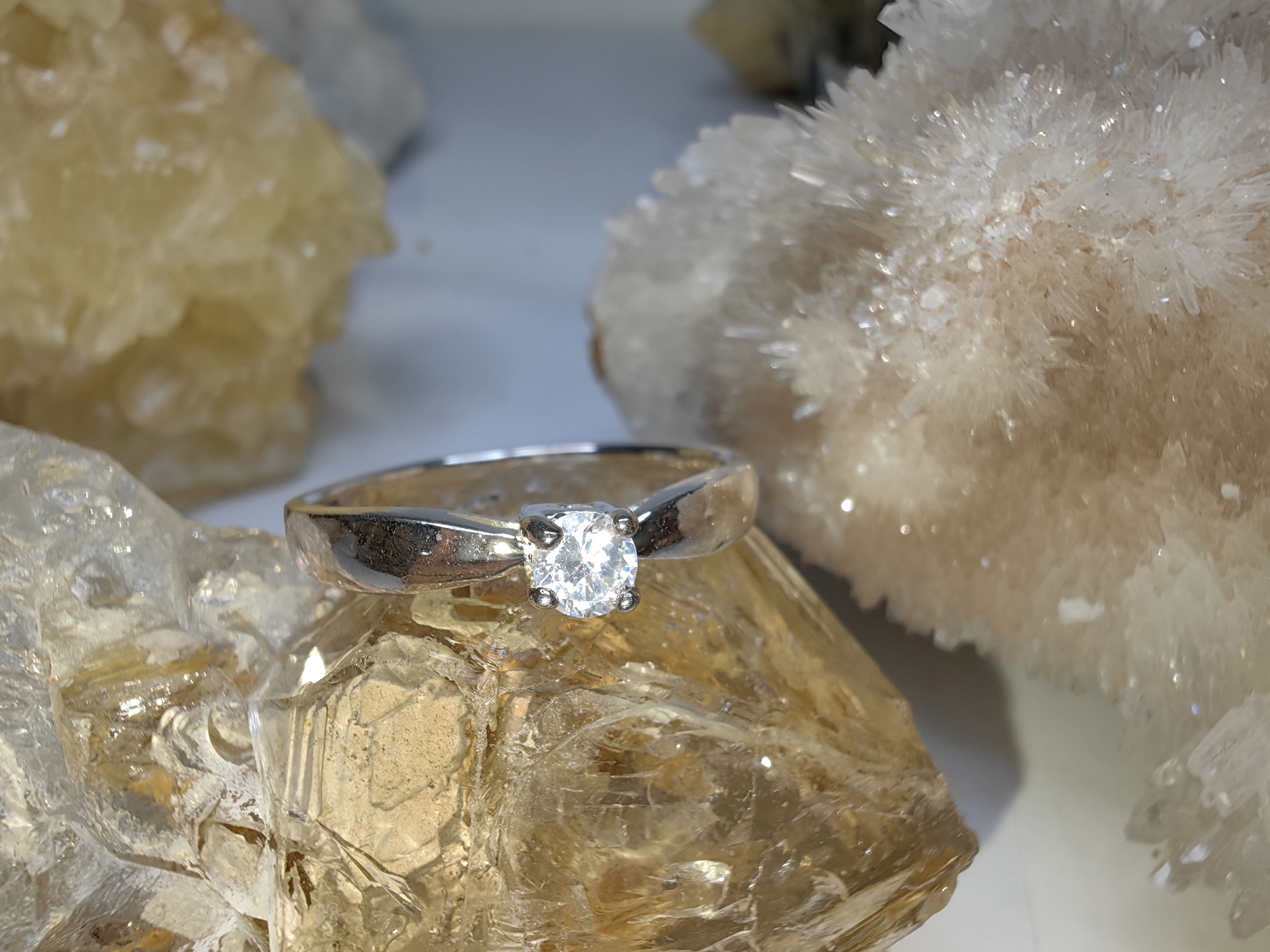 แหวนเพชร CZ เงินแท้ 92.5% Cubic Zirconia 925 Sterling Silver Ring Size 58