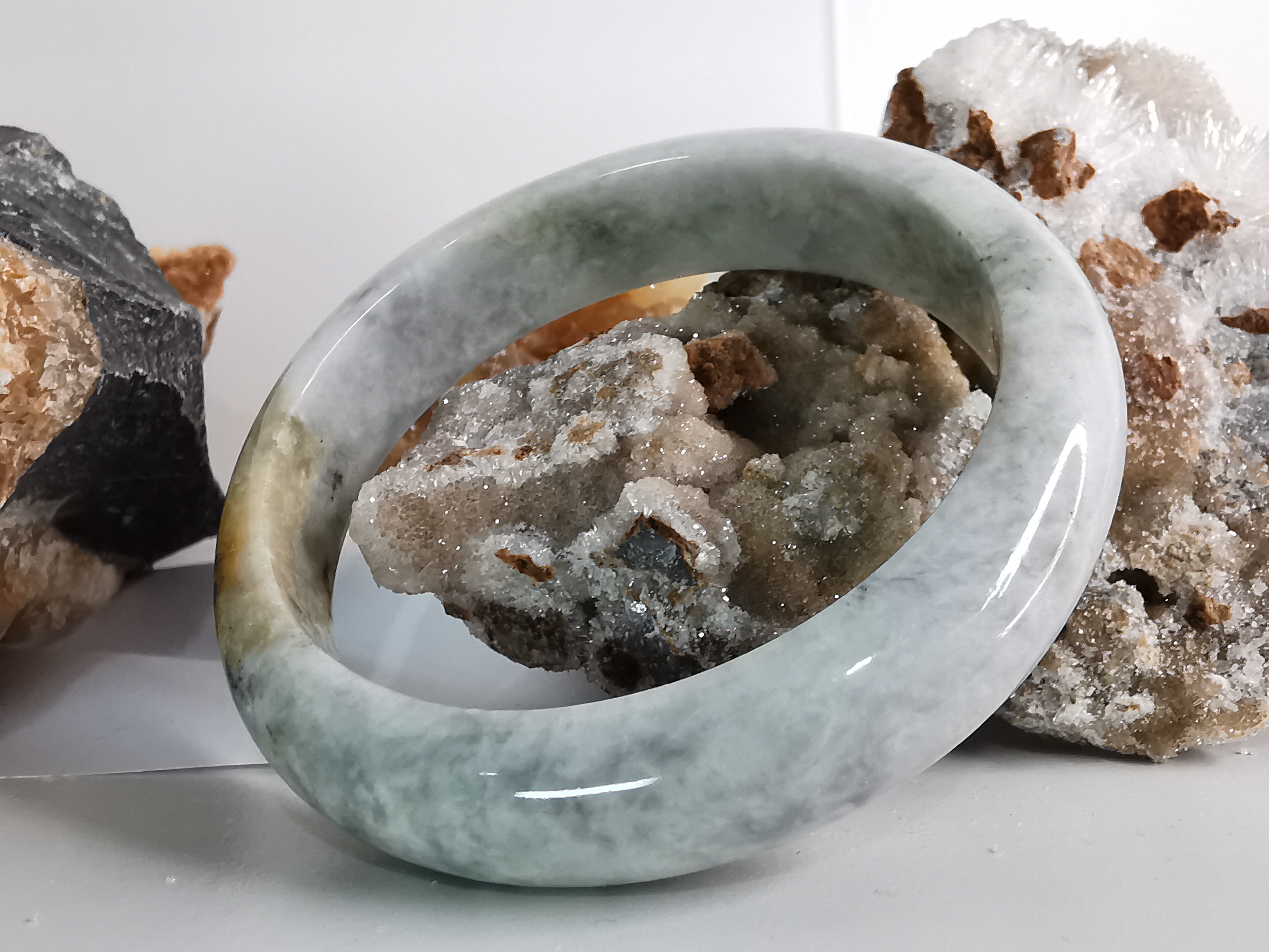 White Green Yellow Brown Jade Bangle กำไลหยกเจไดต์แท้ Diameter/ เส้นผ่านศูนย์กลางด้านใน 57 mm.