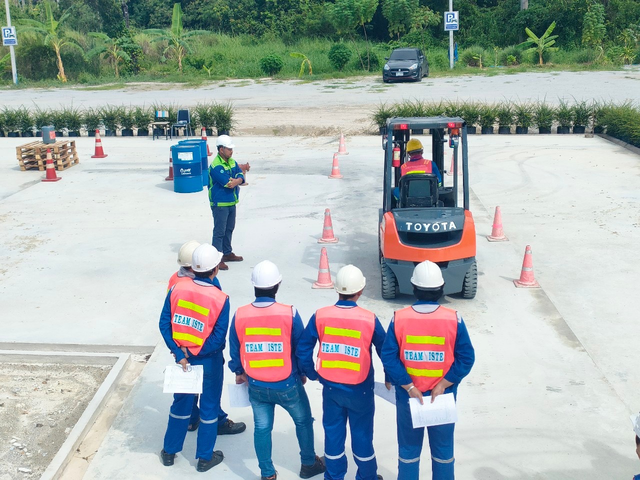 อบรมหลักสูตร Forklift โฟล์คลิฟท์ ตามกฎหมายใหม่ หลักสูตรการอบรมลูกจ้างซึ่งจะทำหน้าที่ผู้ขับรถยก