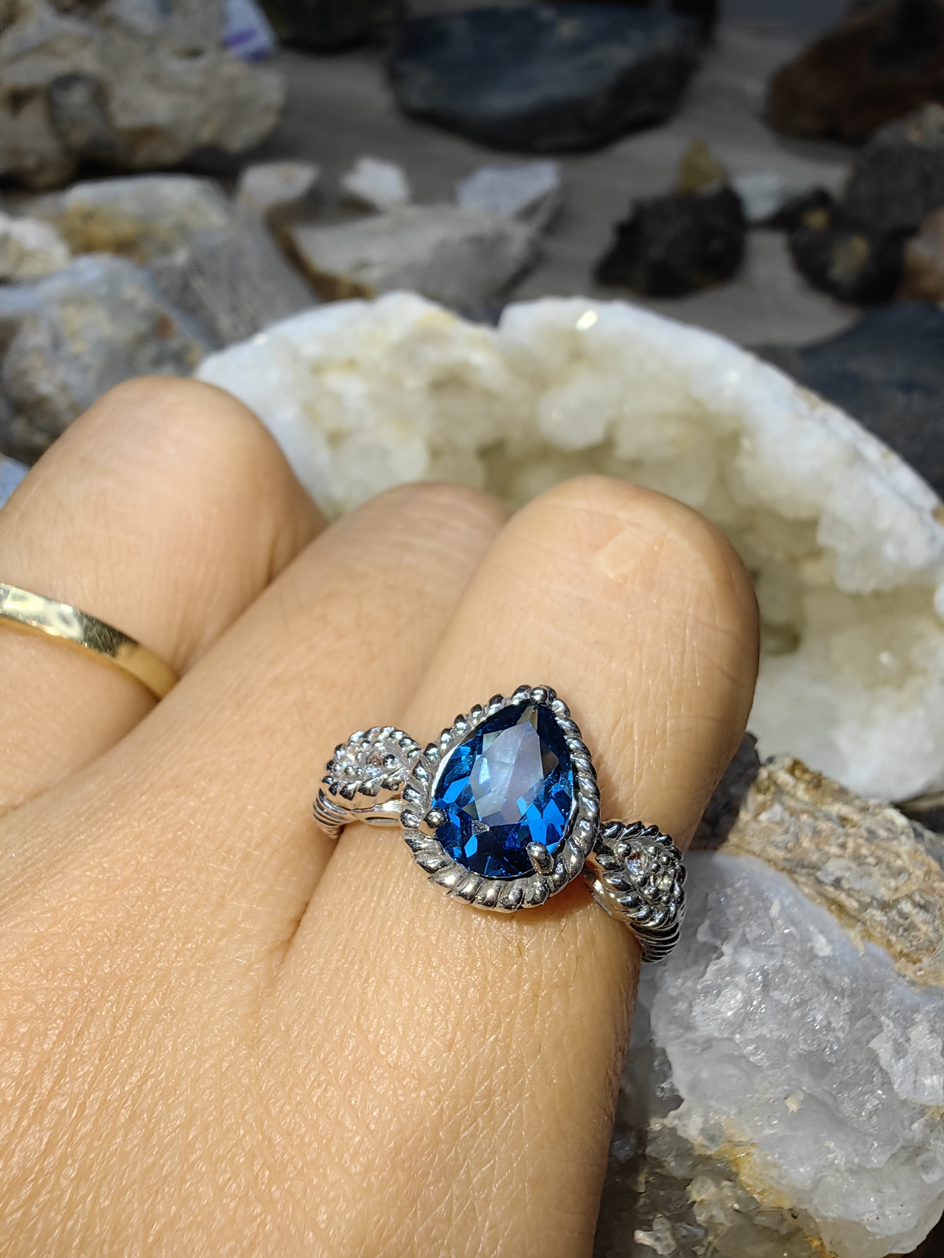 LONDON BLUE TOPAZ WHITE TOPAZ RING